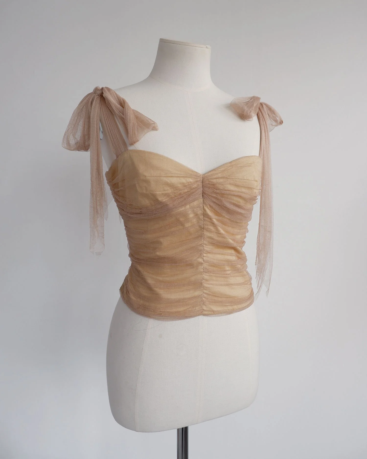 moschinobustier3.jpg