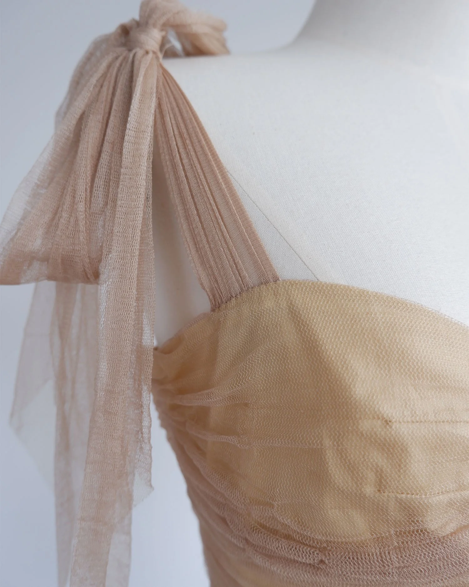 moschinobustier6.jpg