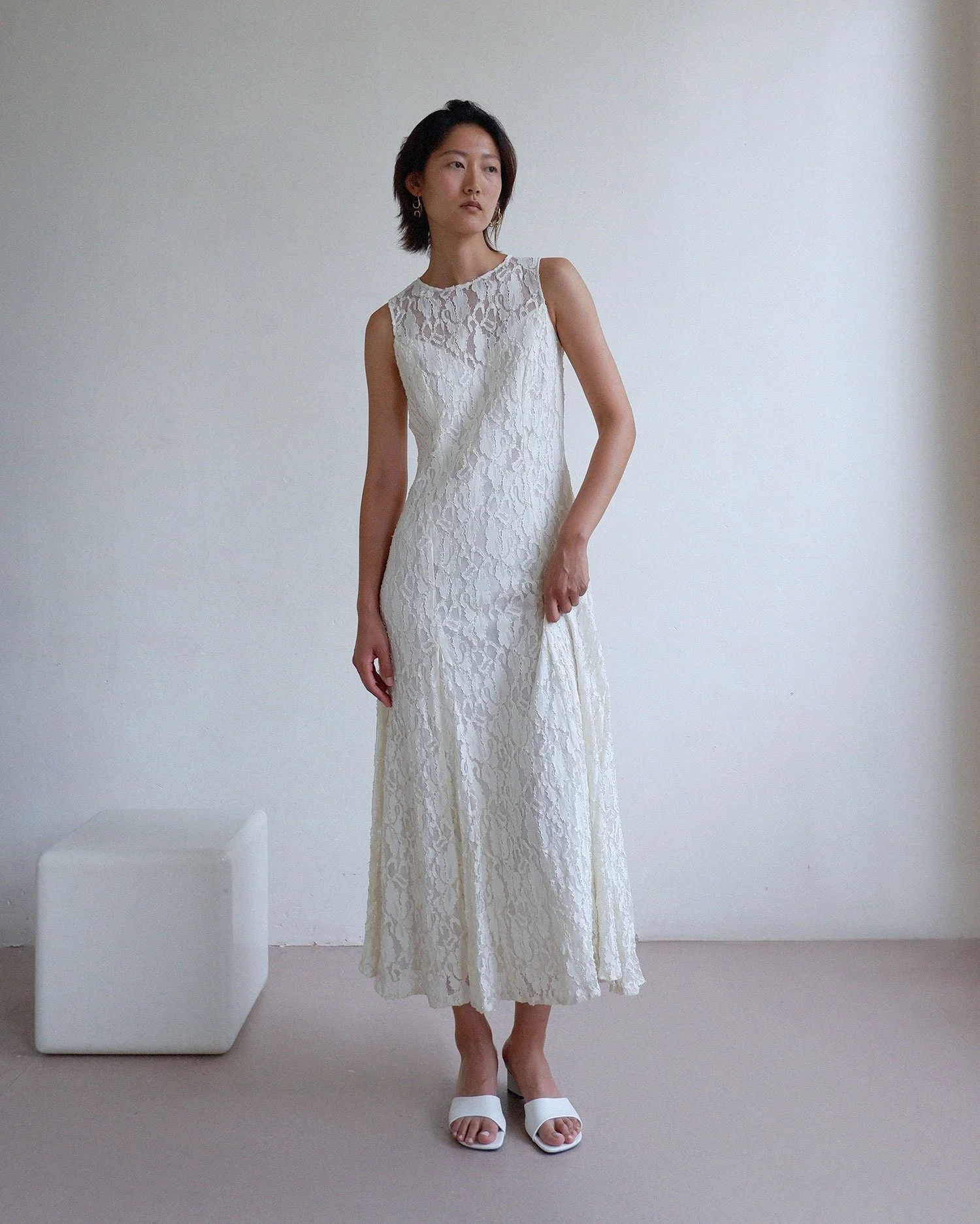 whitelacedress4.jpg