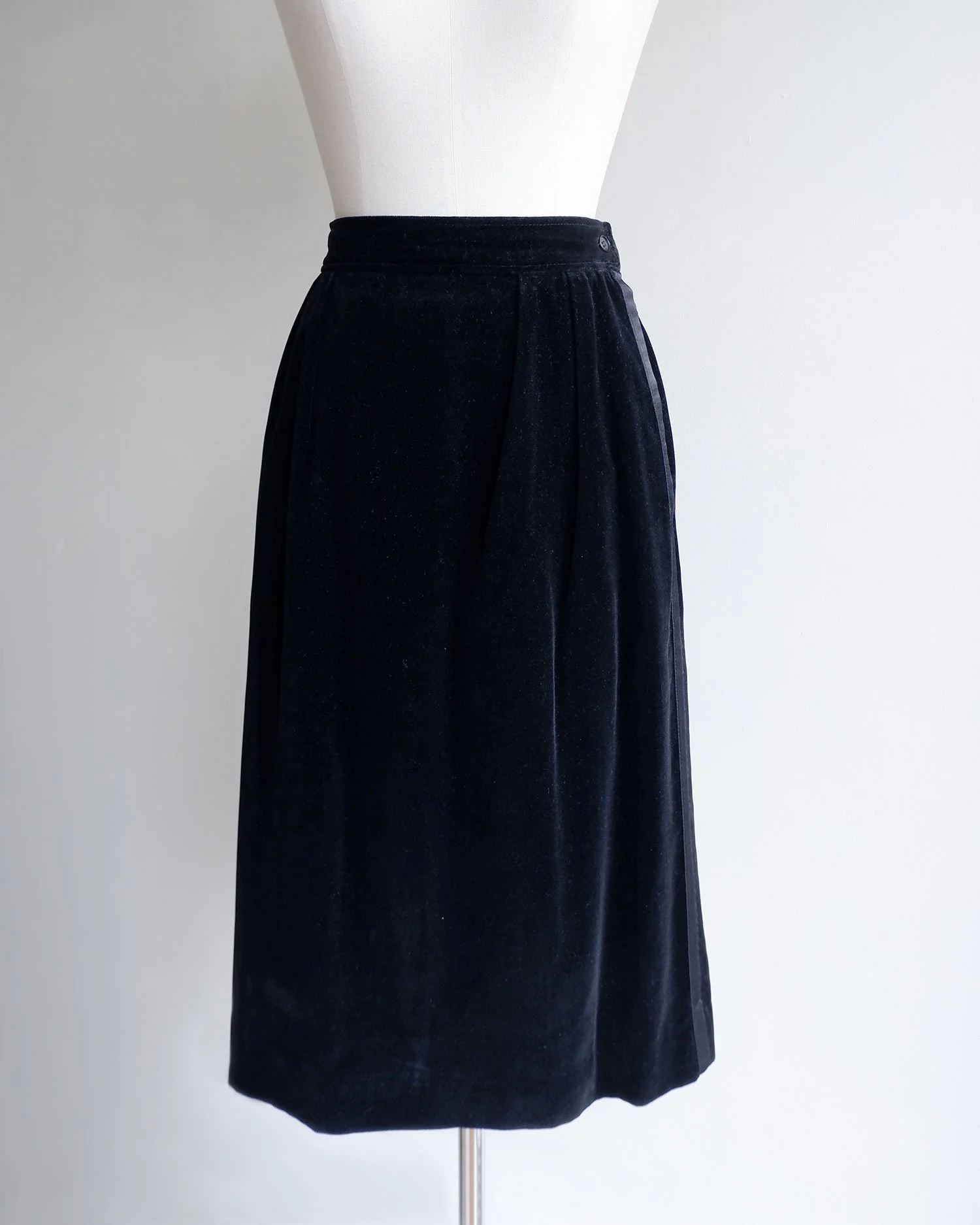 yslVARIVELVET4.jpg