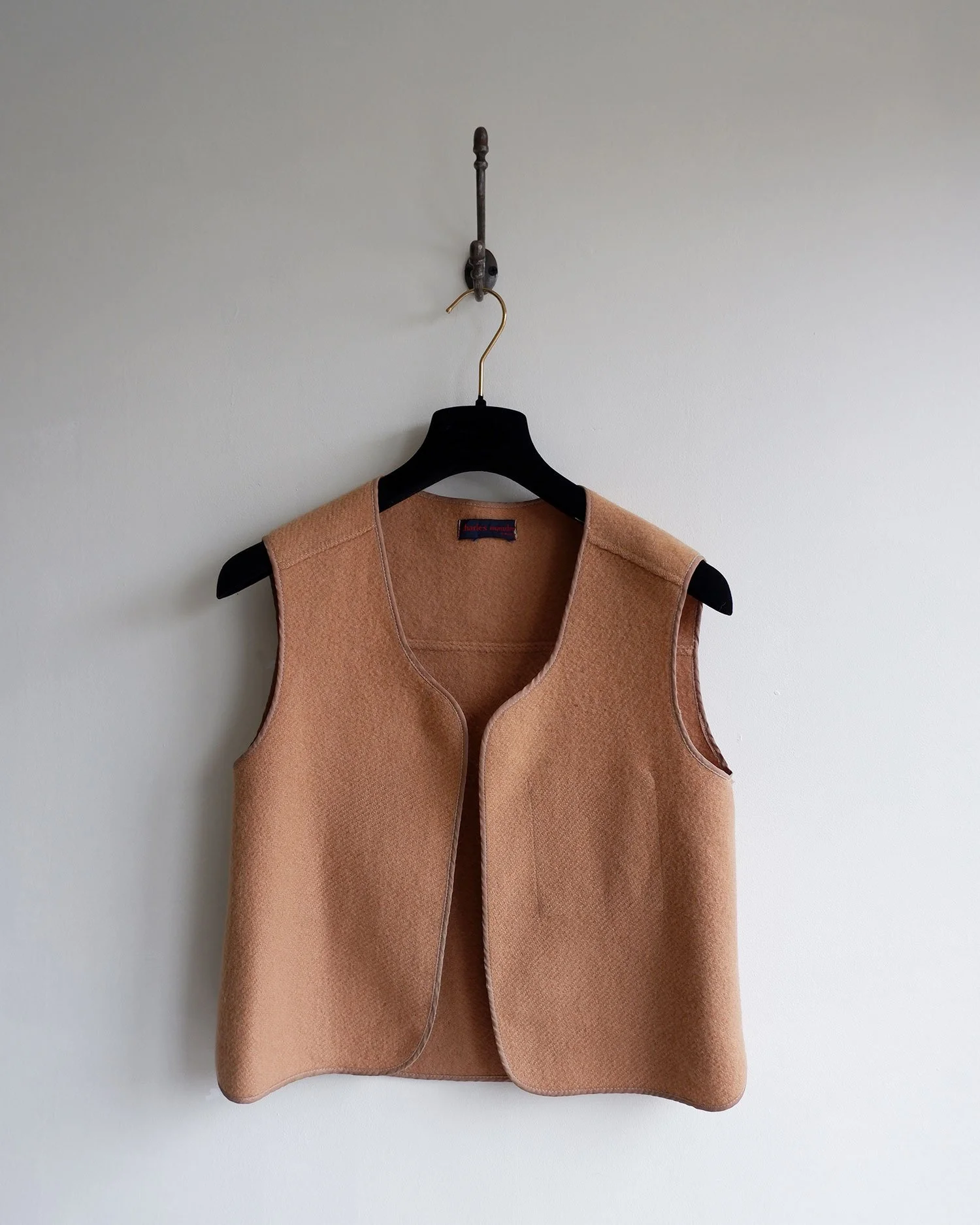 CharlesMaudretvest1.jpg