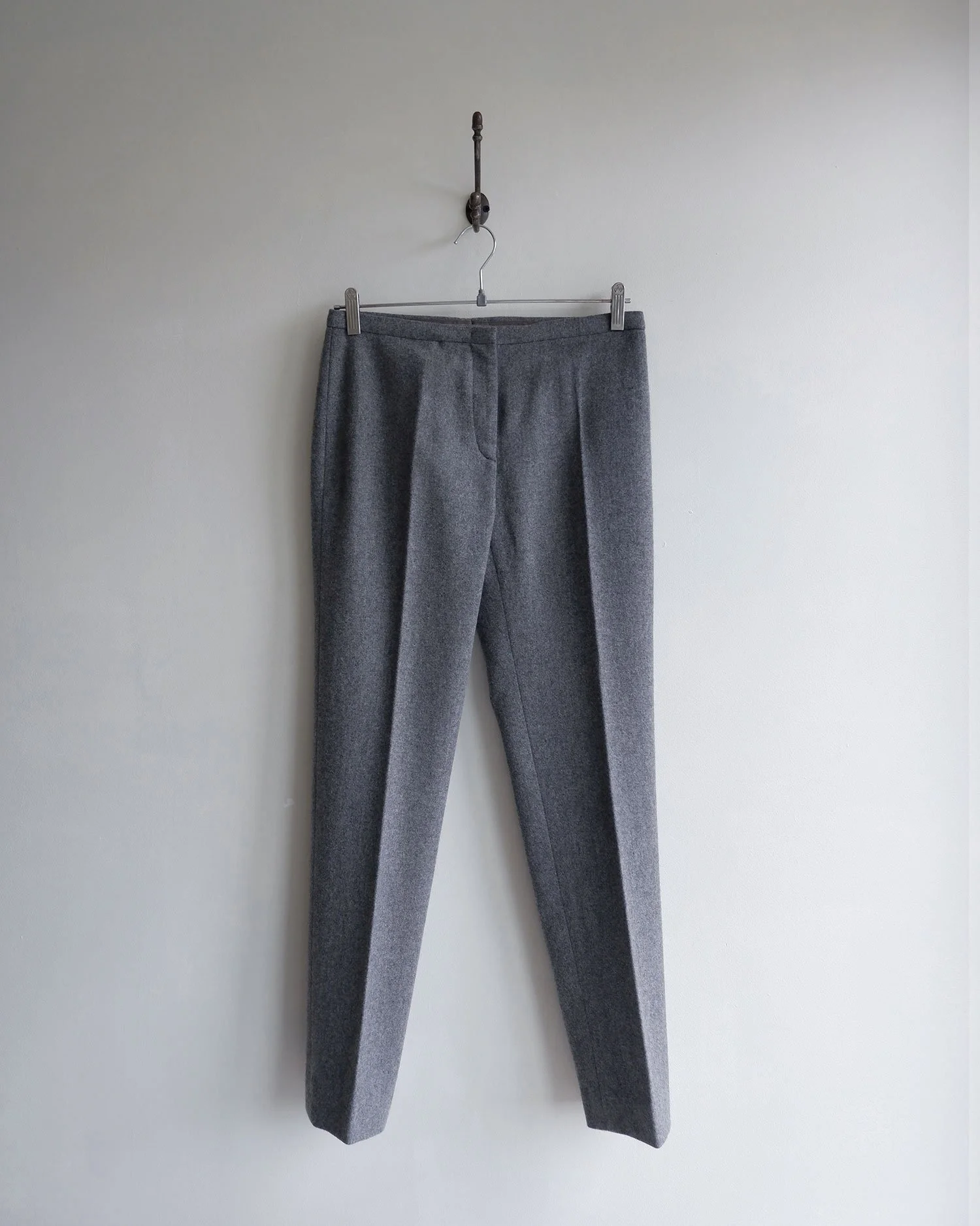 JSgreysuit9.jpg