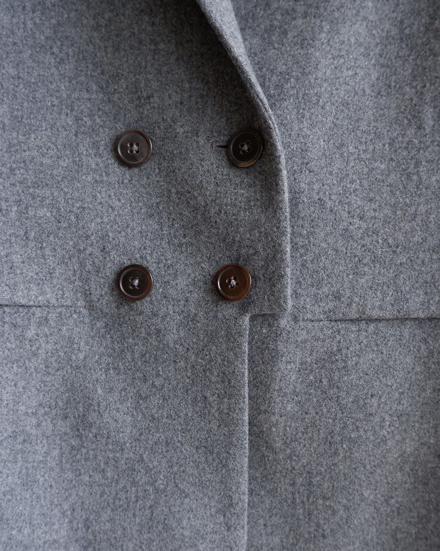 JSgreysuit4.jpg