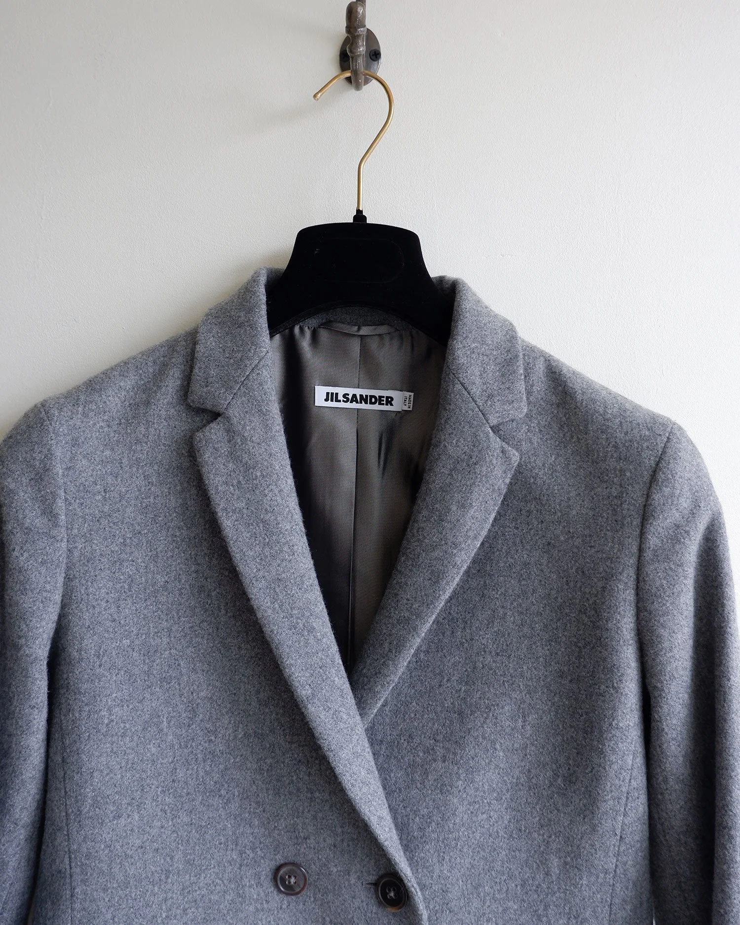 JSgreysuit3.jpg