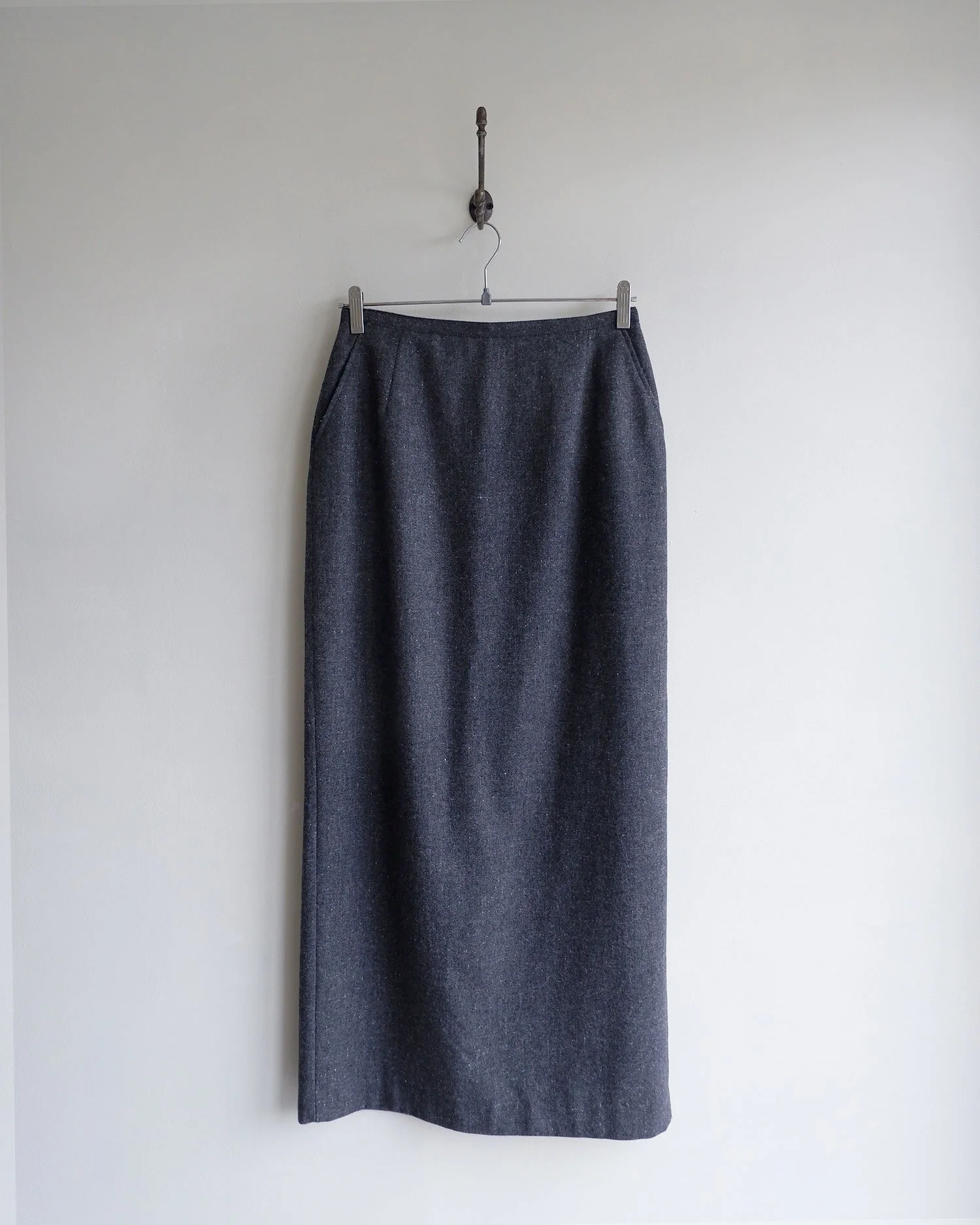 caractereskirtsuit3.jpg