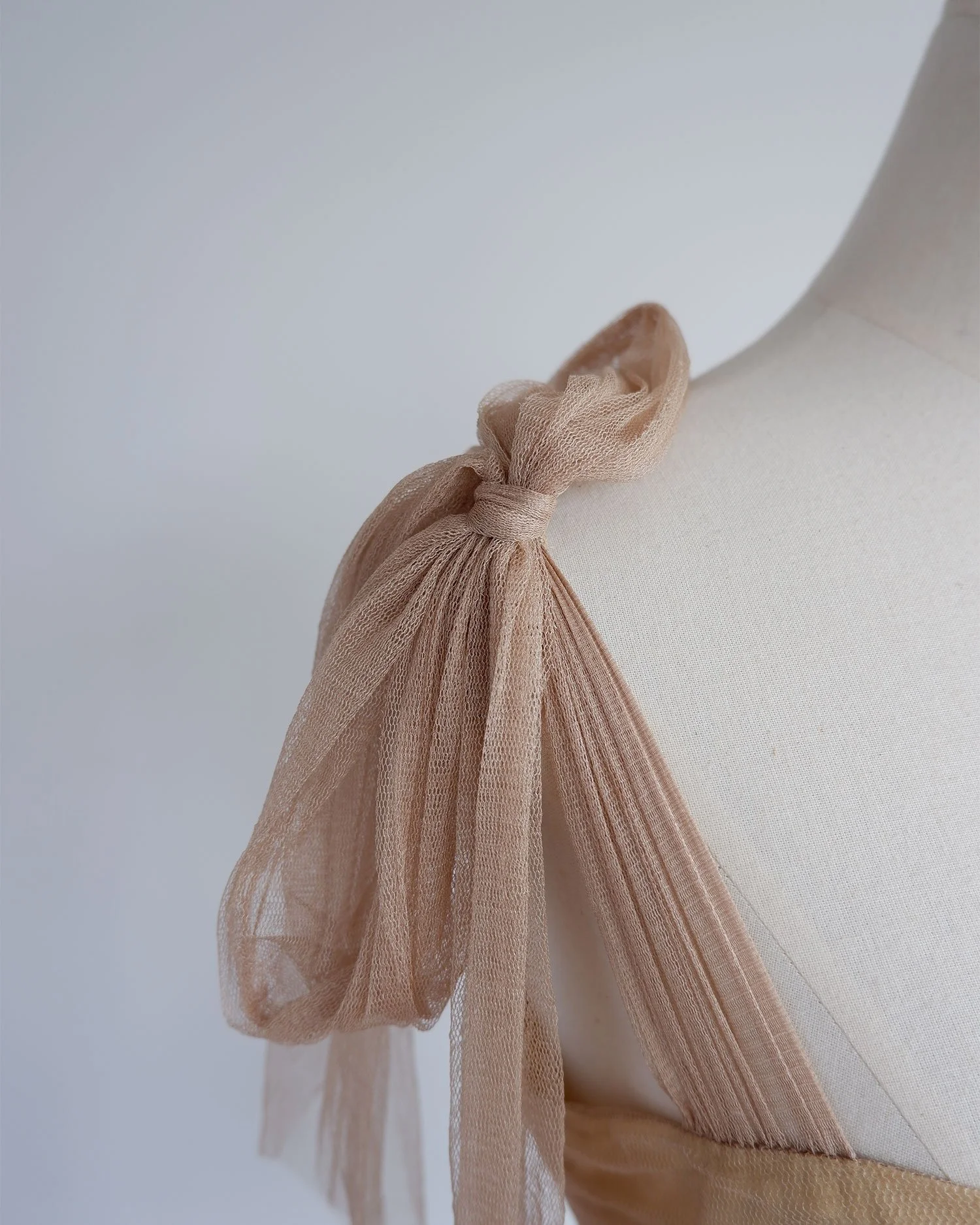 moschinobustier4.jpg