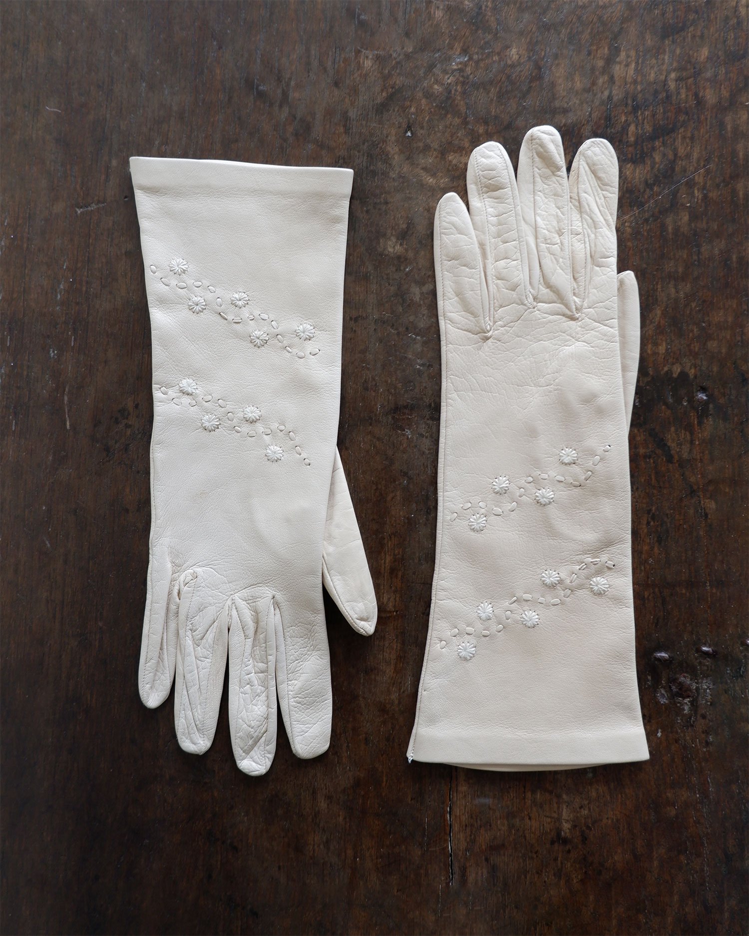 creamgloves.jpg