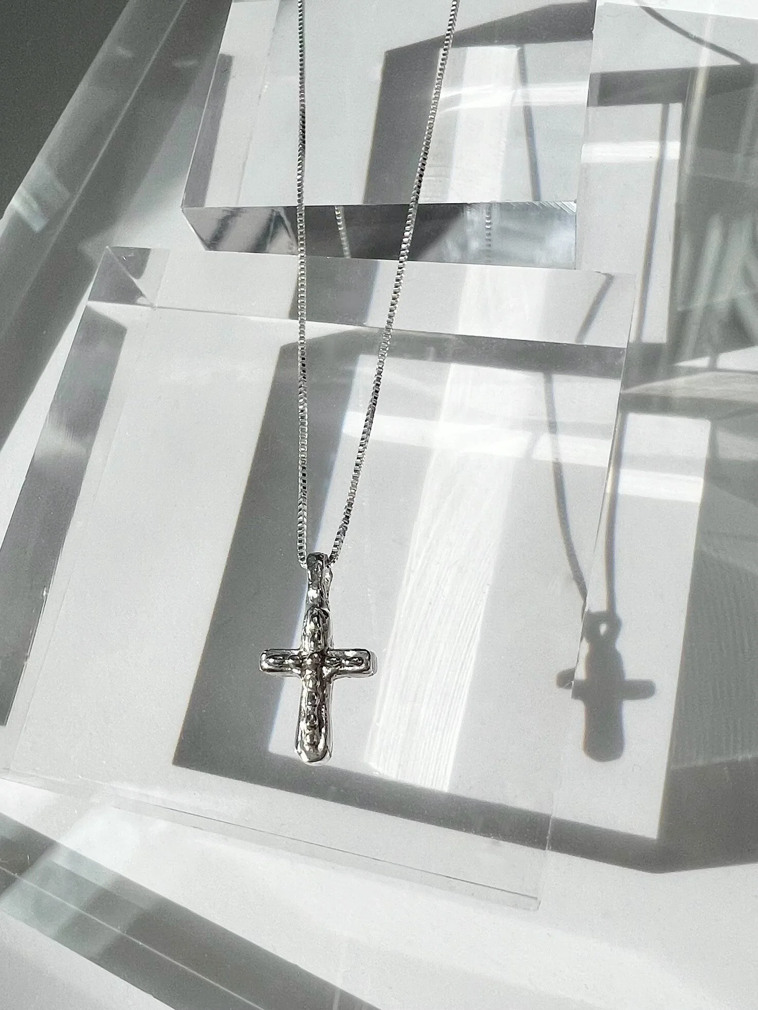 Delicate Cross: Sterling Silver