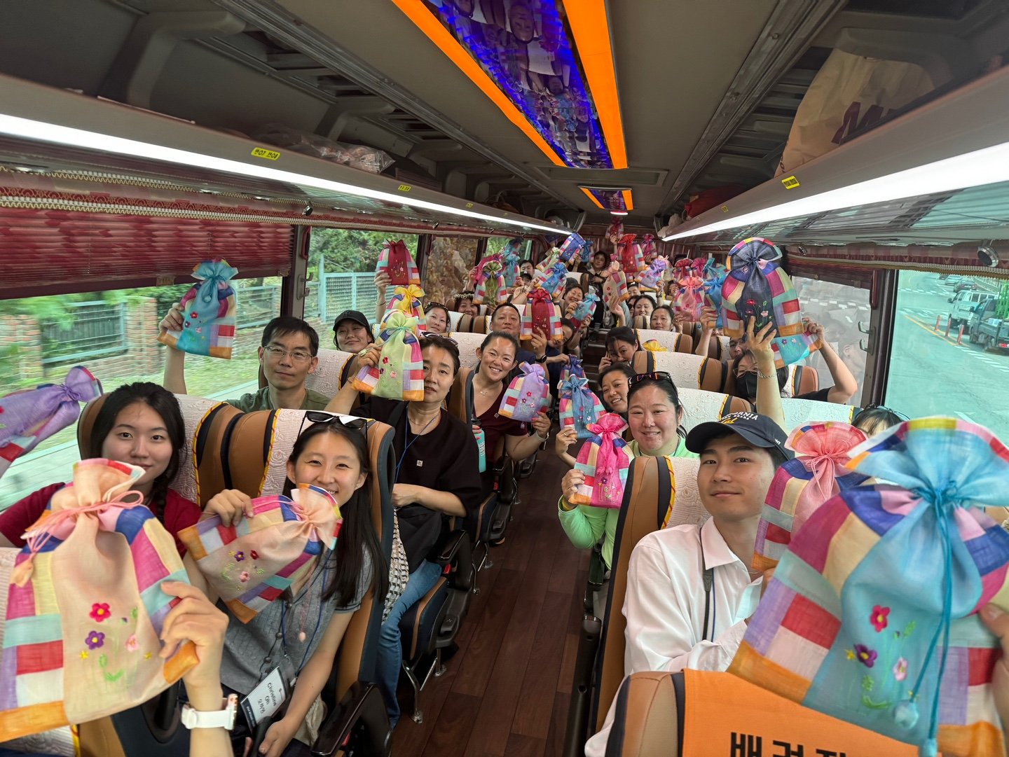 Bus.jpeg
