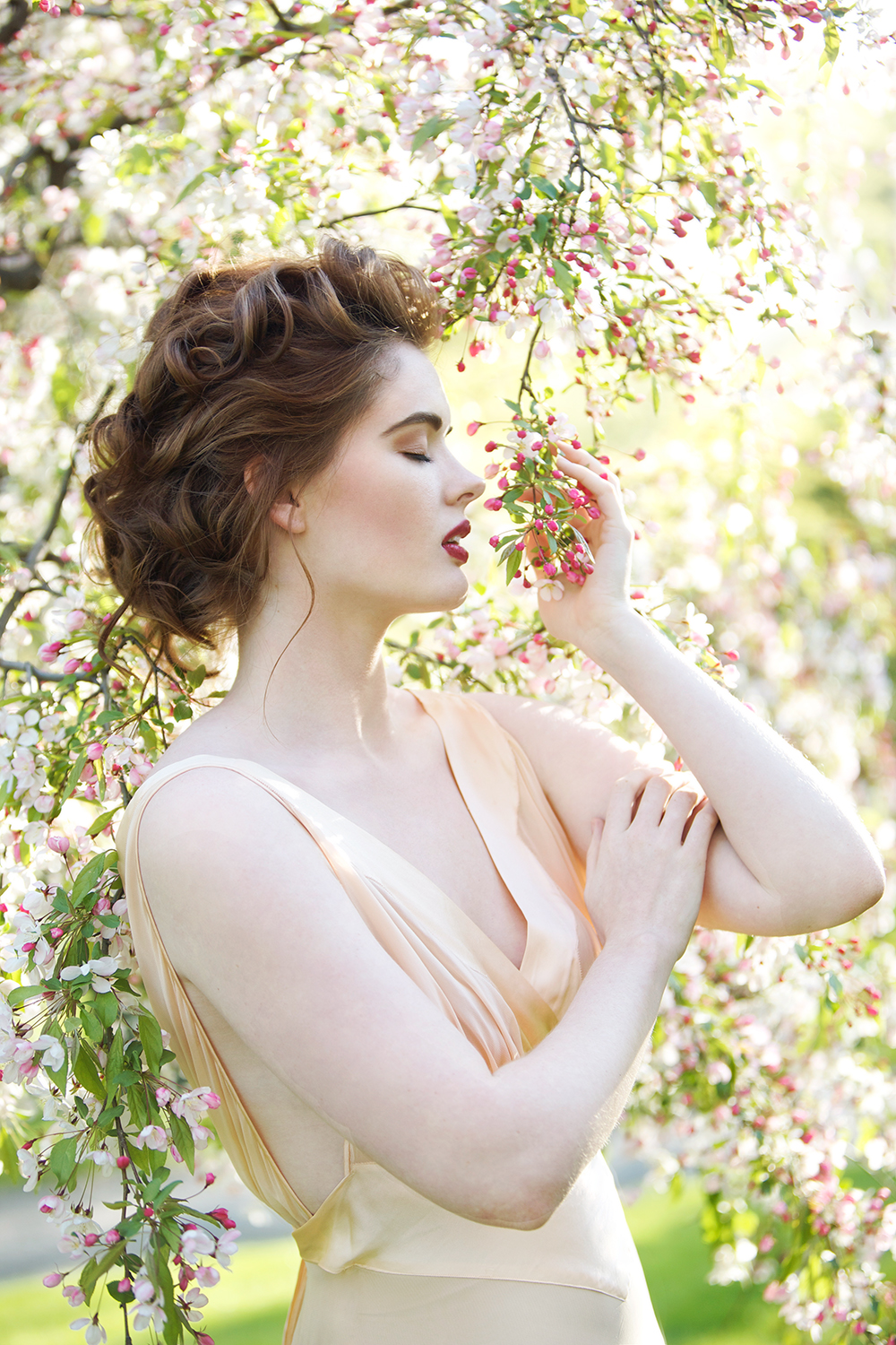 cleveland-photographer-model-with-spring-blossoms.jpg
