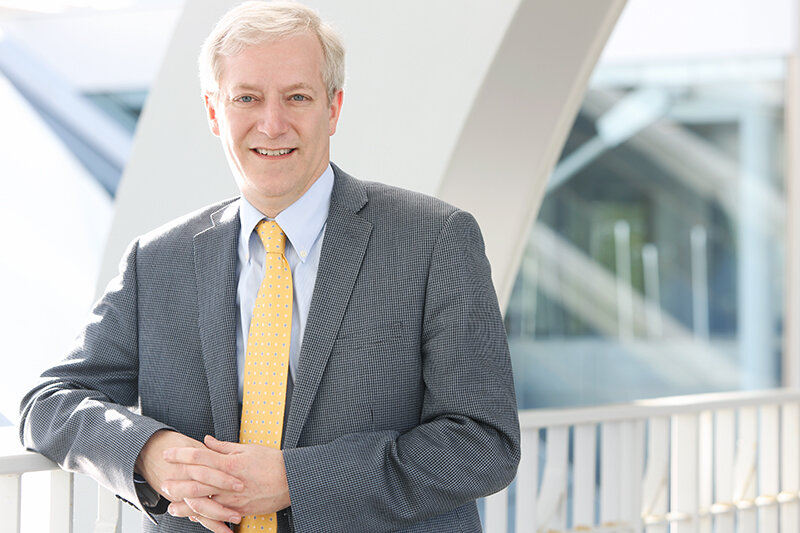 cleveland-business-headshot-round-circle-photo.jpg