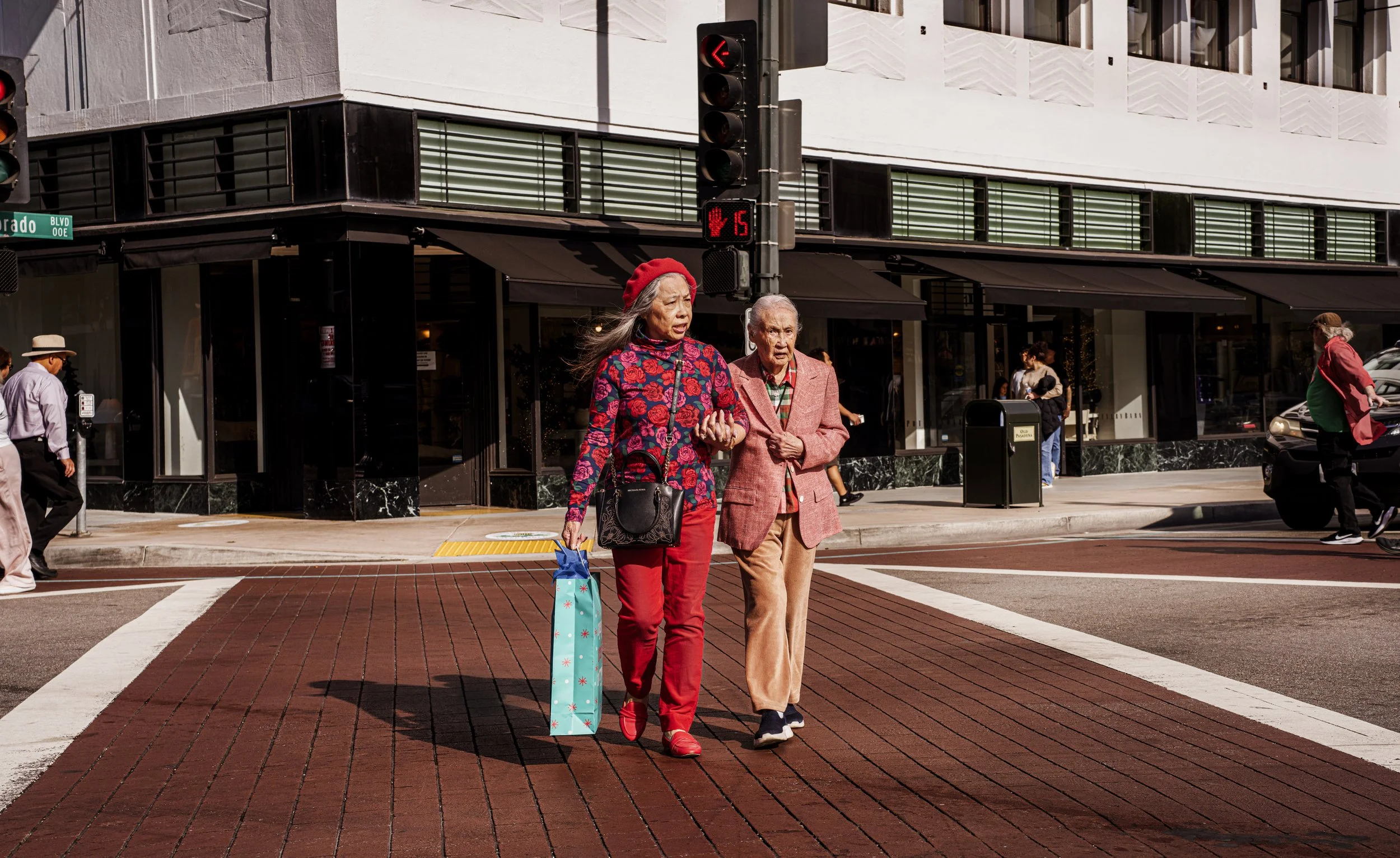 Pasadena Claw grip 2LR.jpg