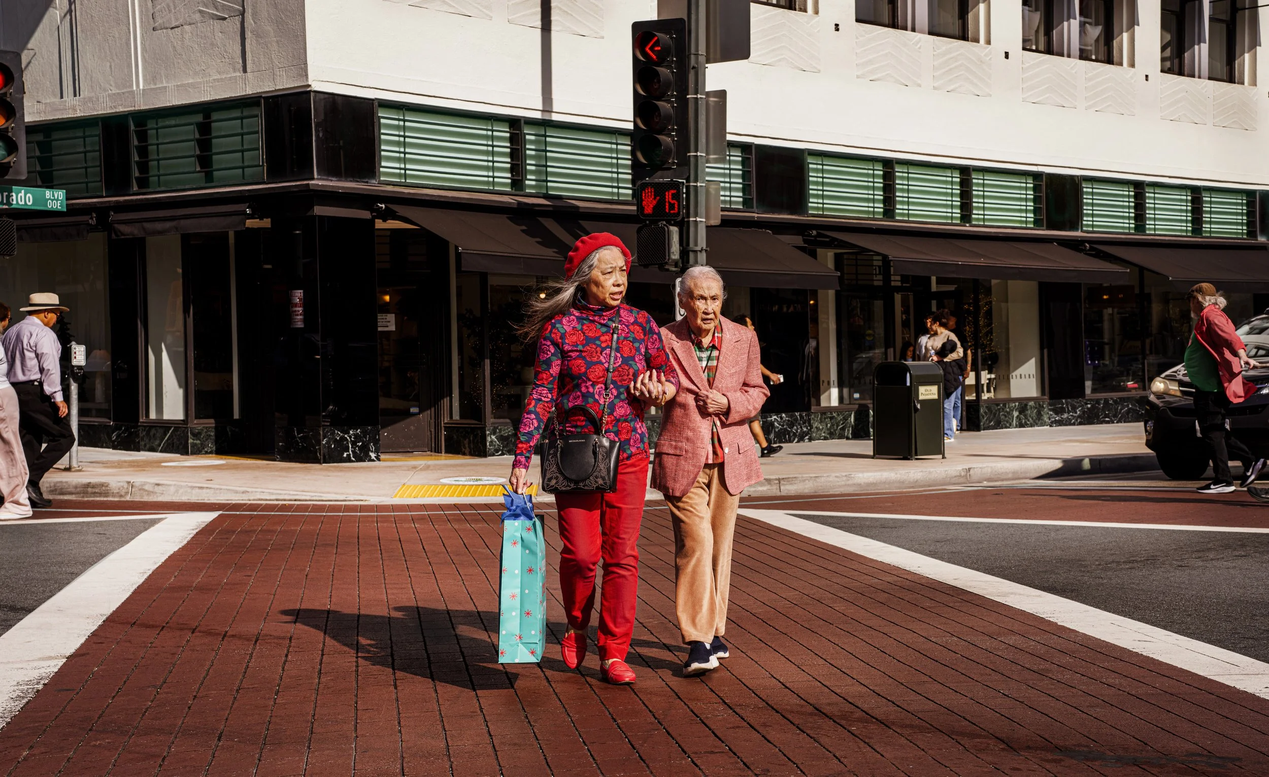 Pasadena Claw grip 3LR.jpg