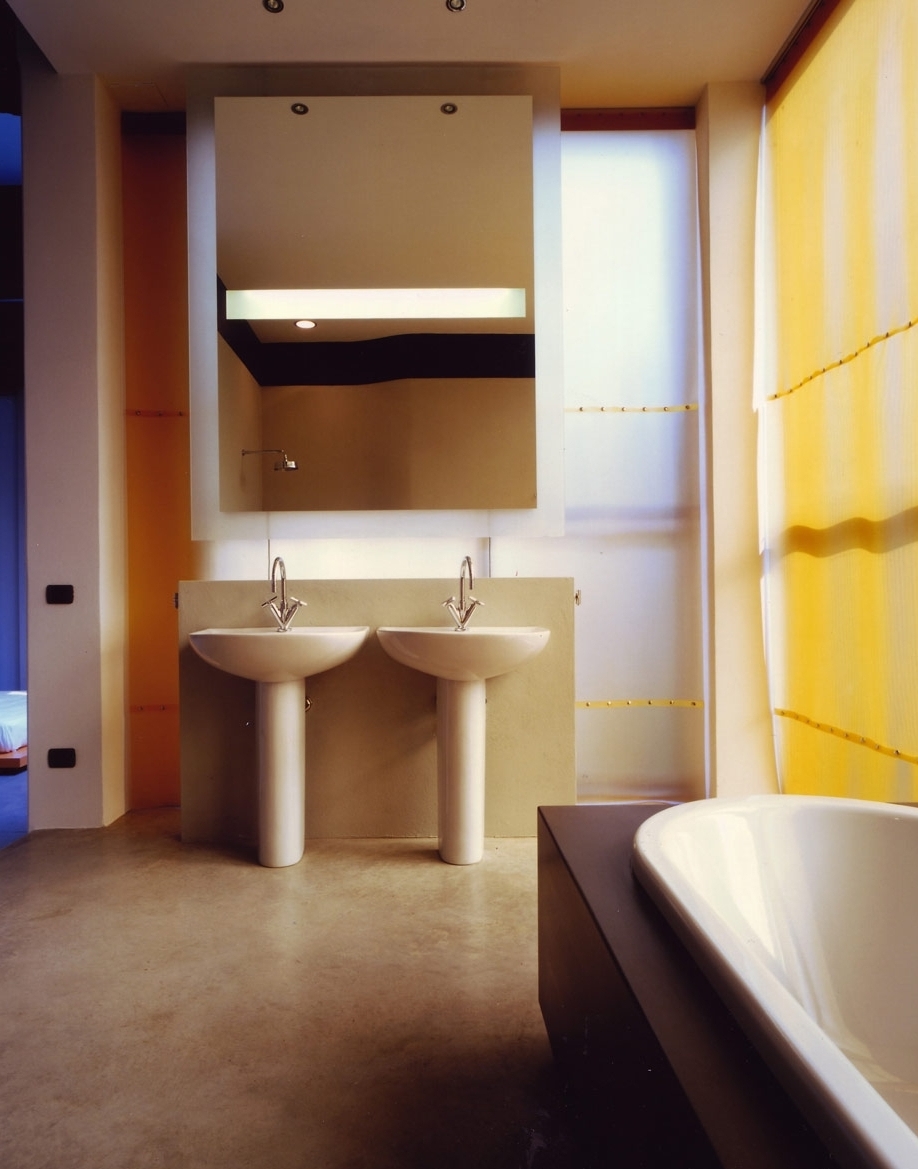 bathroom-tub.jpg