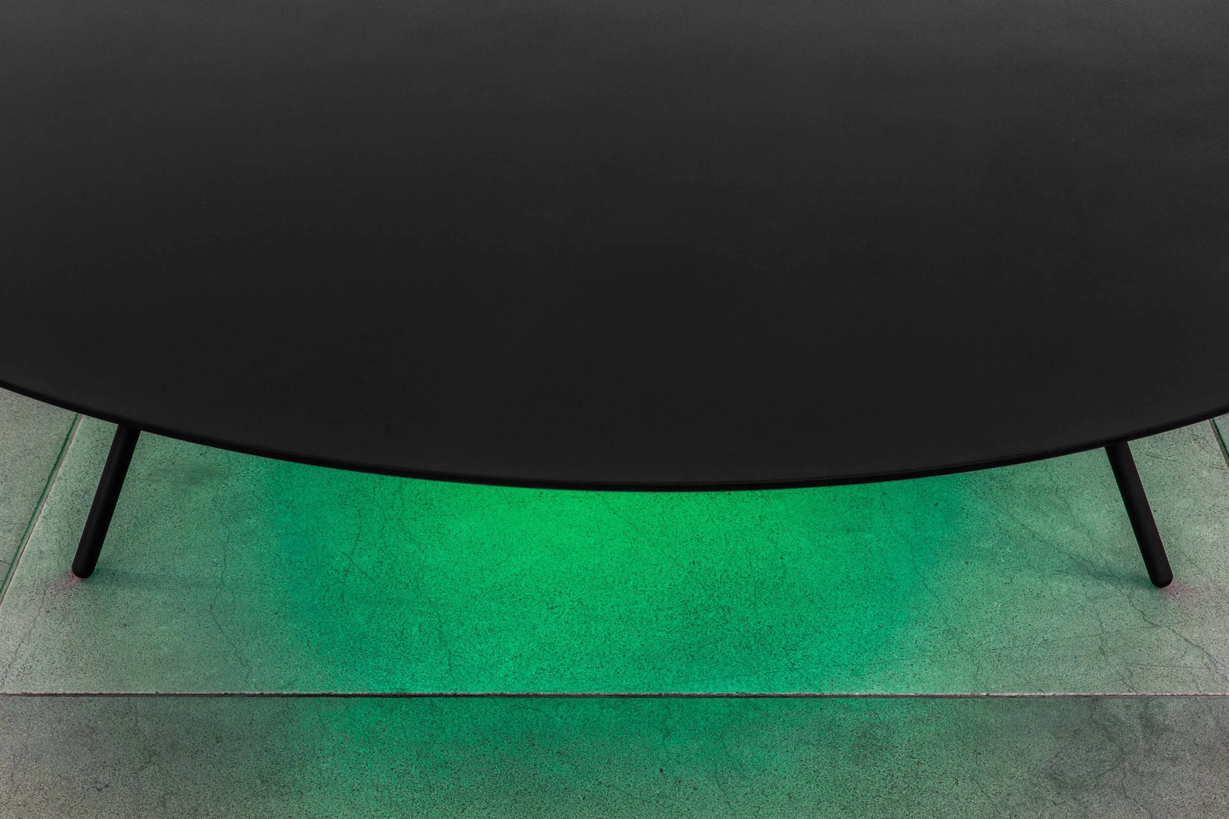 GRAWUNDER_BlackDot_04.jpg