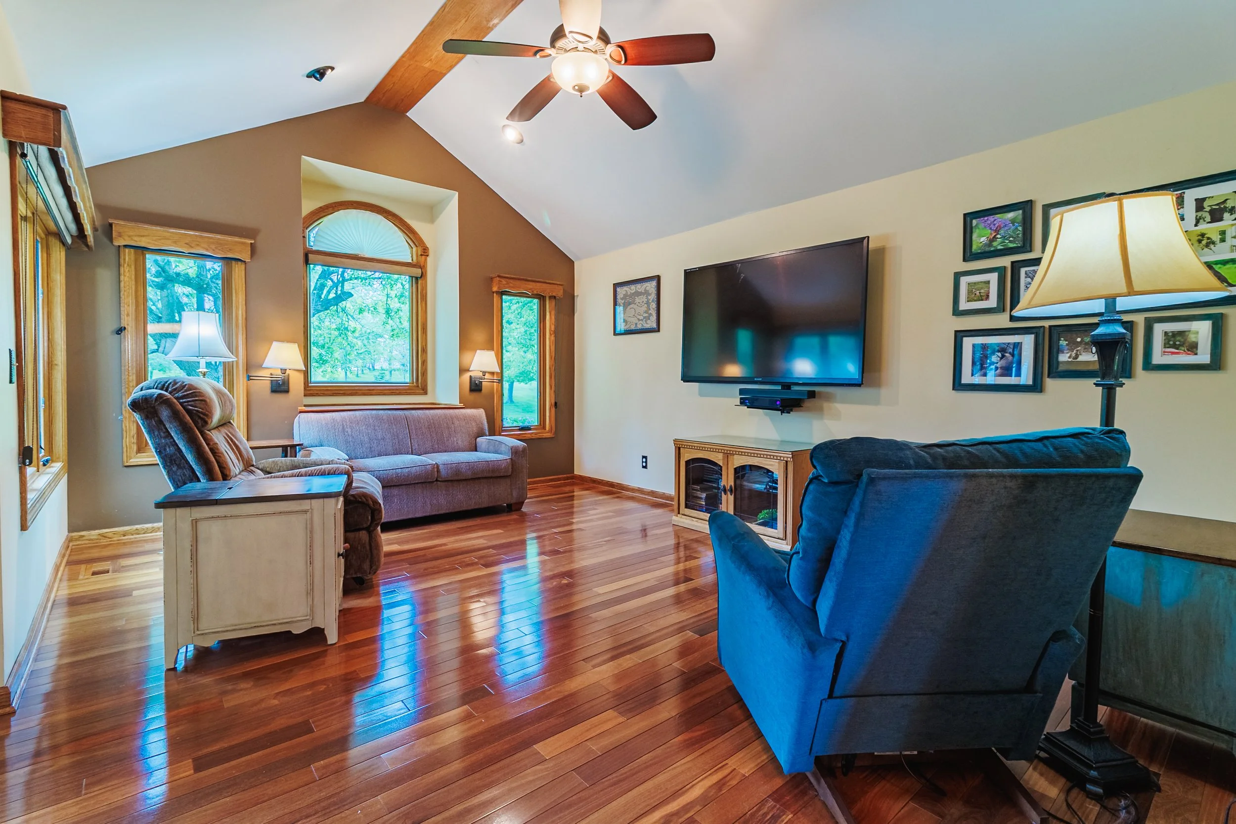 2005 Bernadette LN-41.jpg