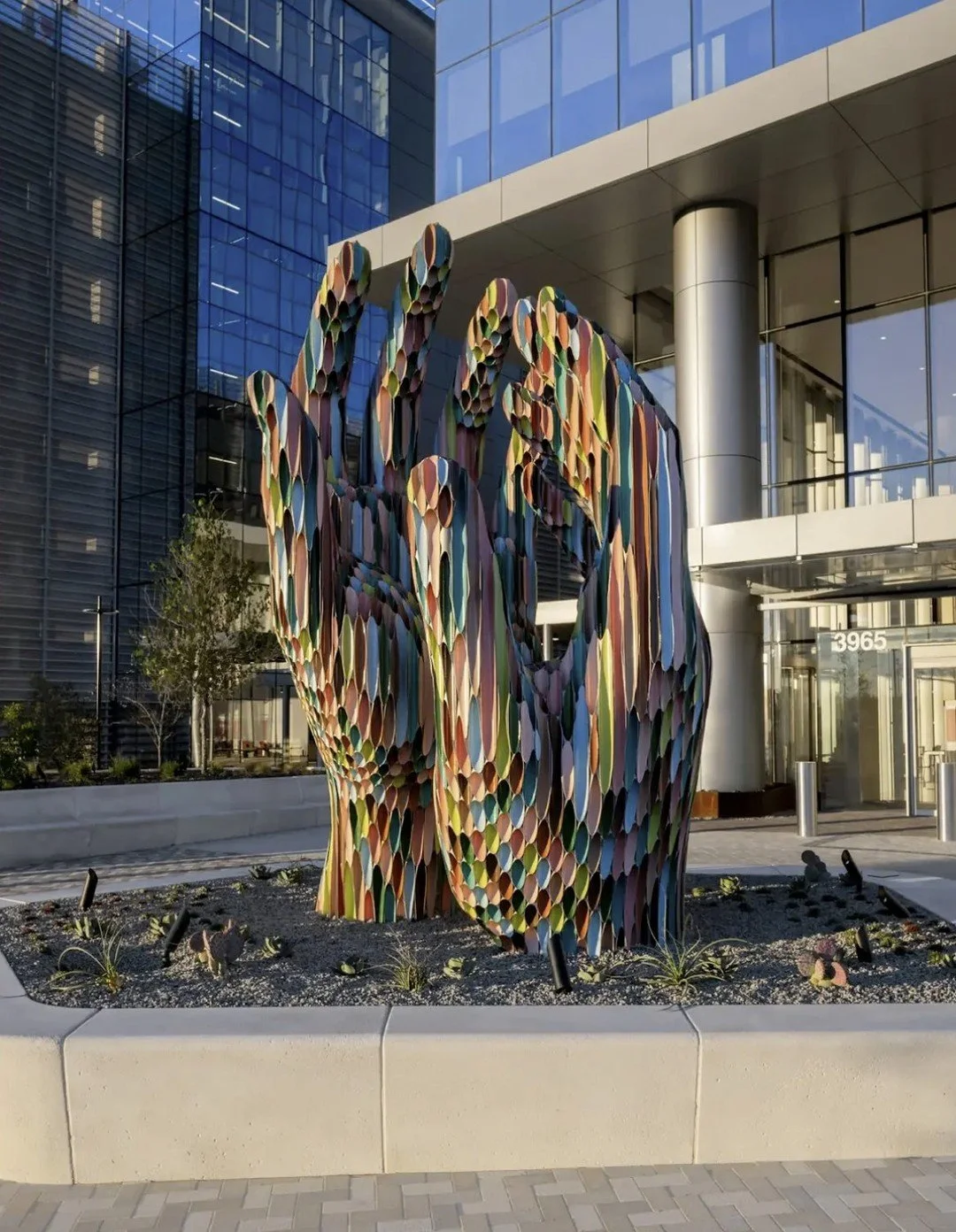 &ldquo;Drawn Together&rdquo; by RESite Studio and Metalab Studio is a beautiful symbol of solidarity🤝

The artwork is inspired by sustainability, climate change, racial equity, and community involvement, poetically interconnecting them to create a s