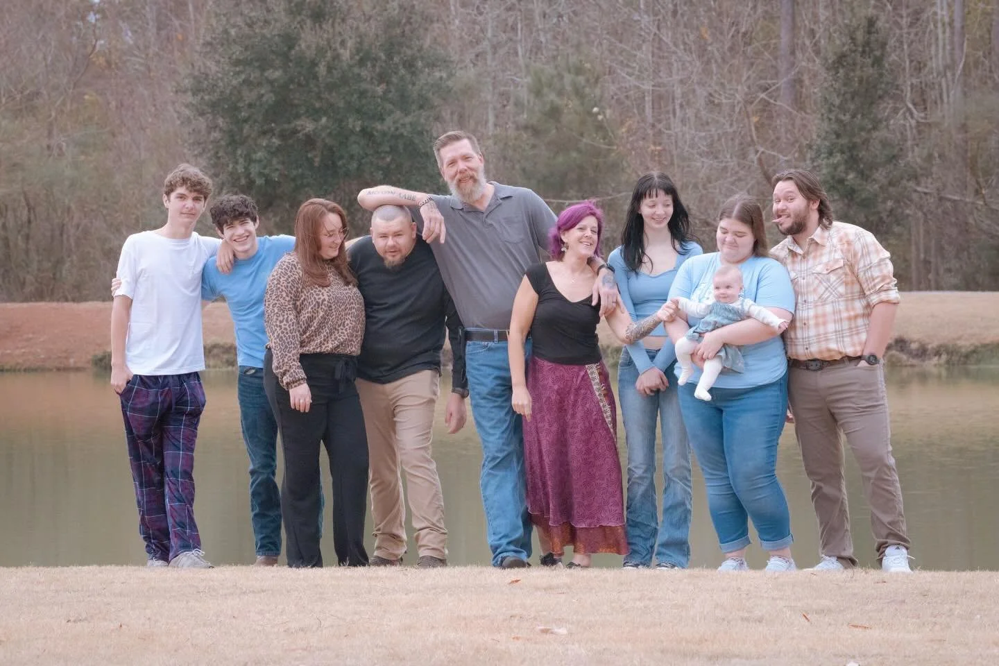 Got to shoot some photos for another lovely family before the end of the year. 📸✨🤍

Let&rsquo;s get you scheduled for 2026. 🗓️✅