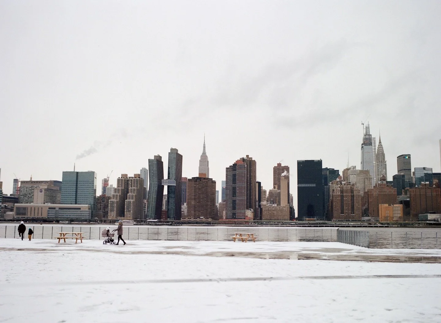 Thinking back to snowier times up in NYC (from a non-snowy Charleston, SC). ❄️

#nyc #throwback #snow #120mm #mamiya645