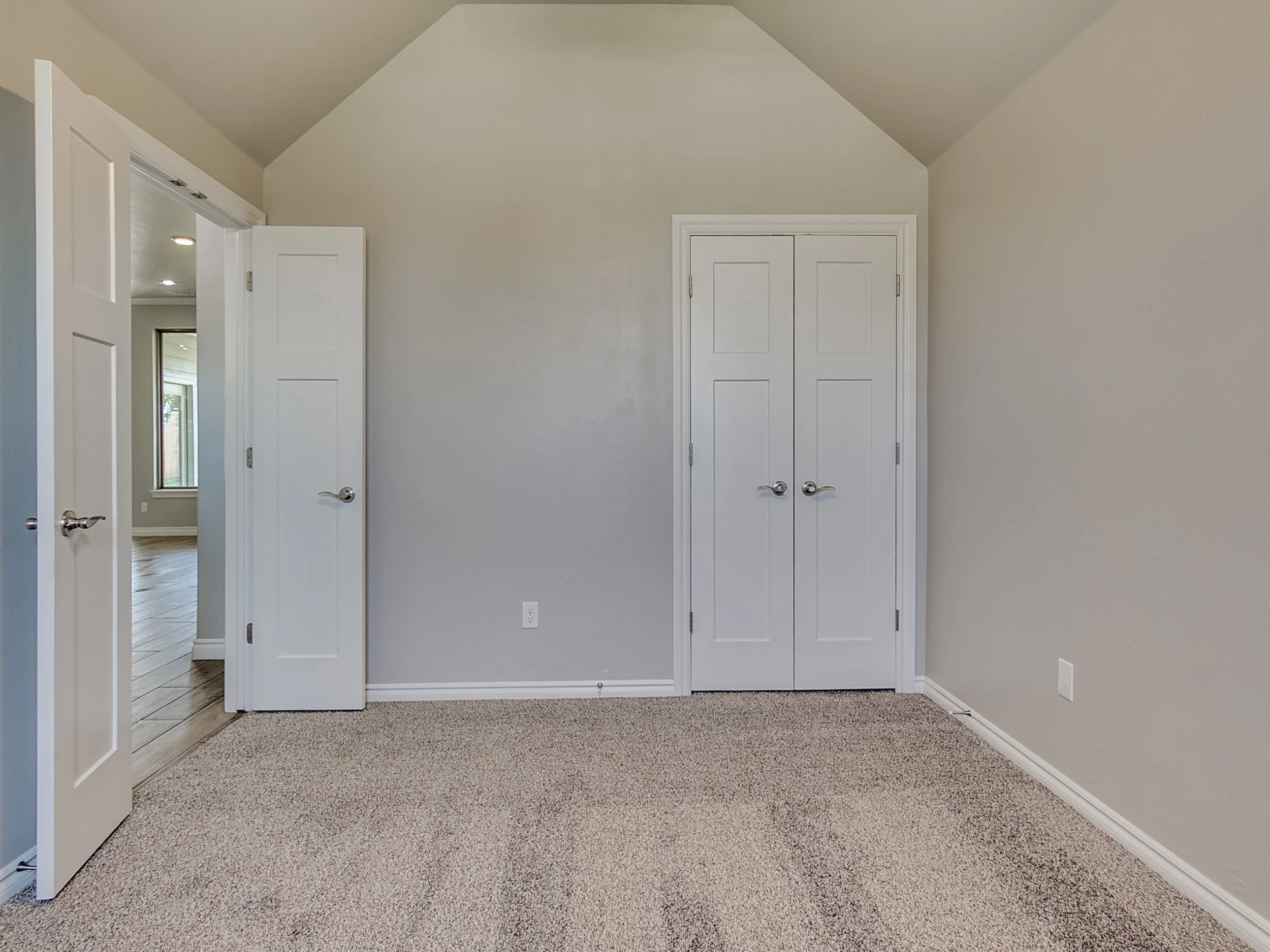 9212_NW_137th_St_-_MLS-9.jpg