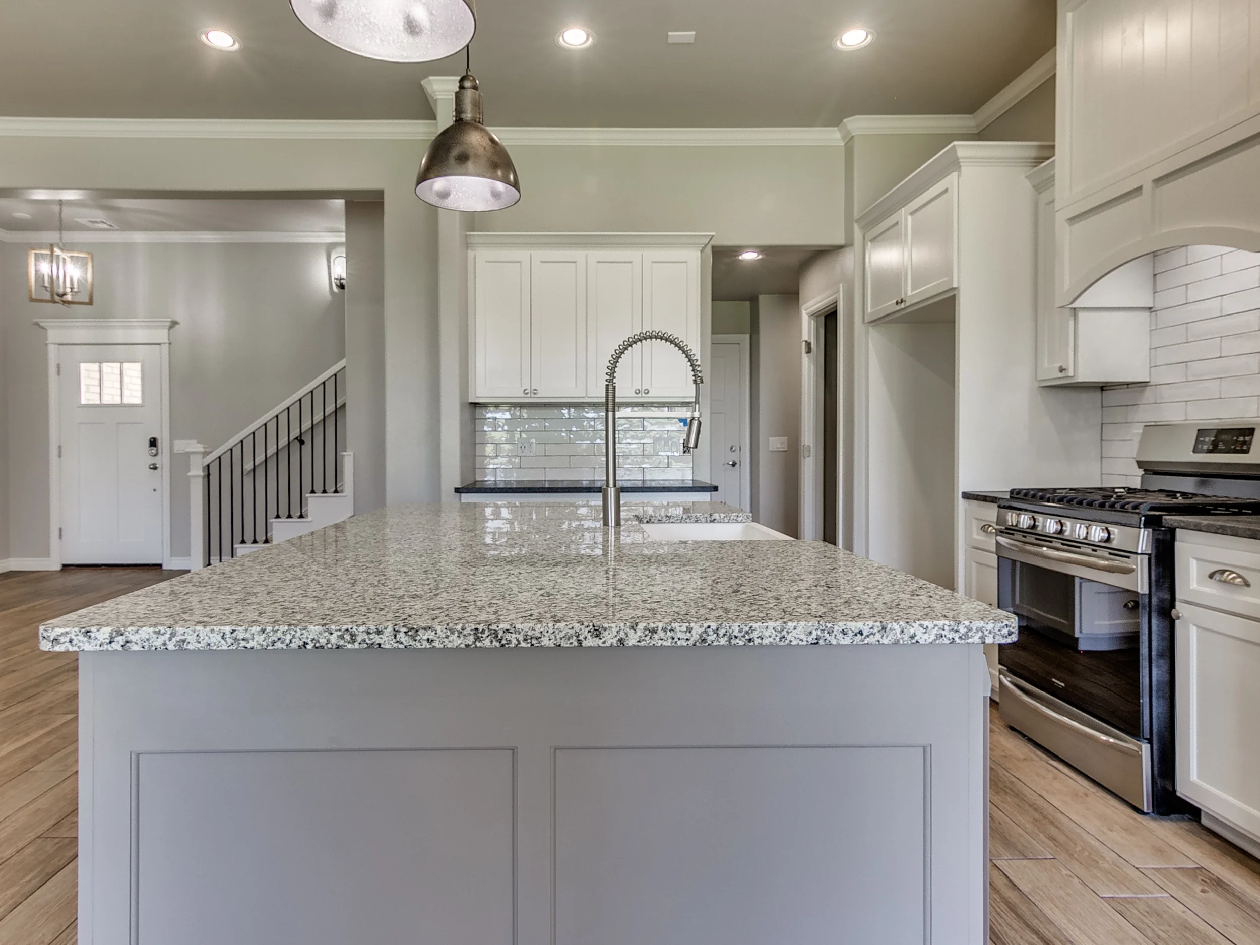 9212_NW_137th_St_-_MLS-15.jpg
