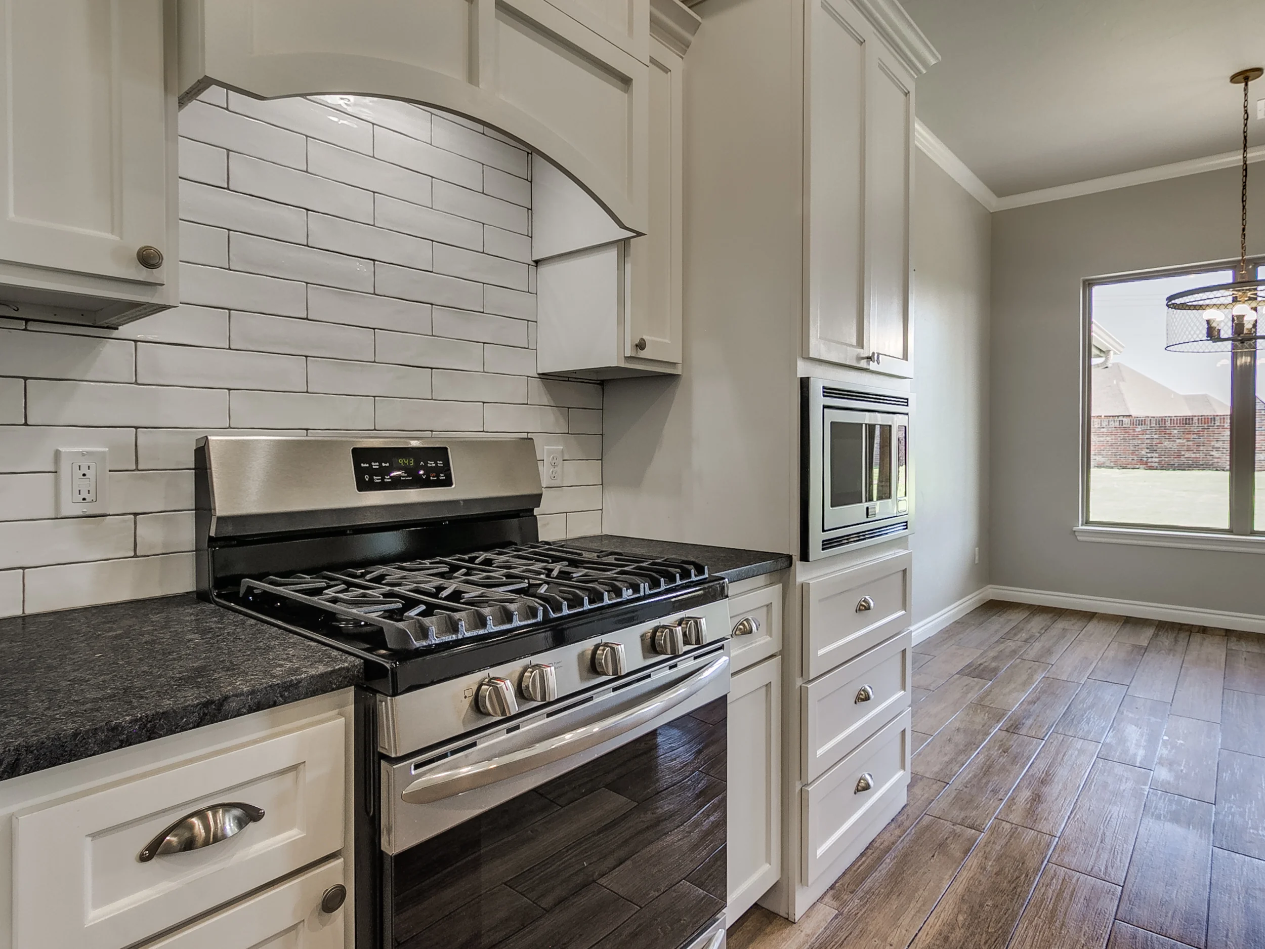 9212_NW_137th_St_-_MLS-20.jpg