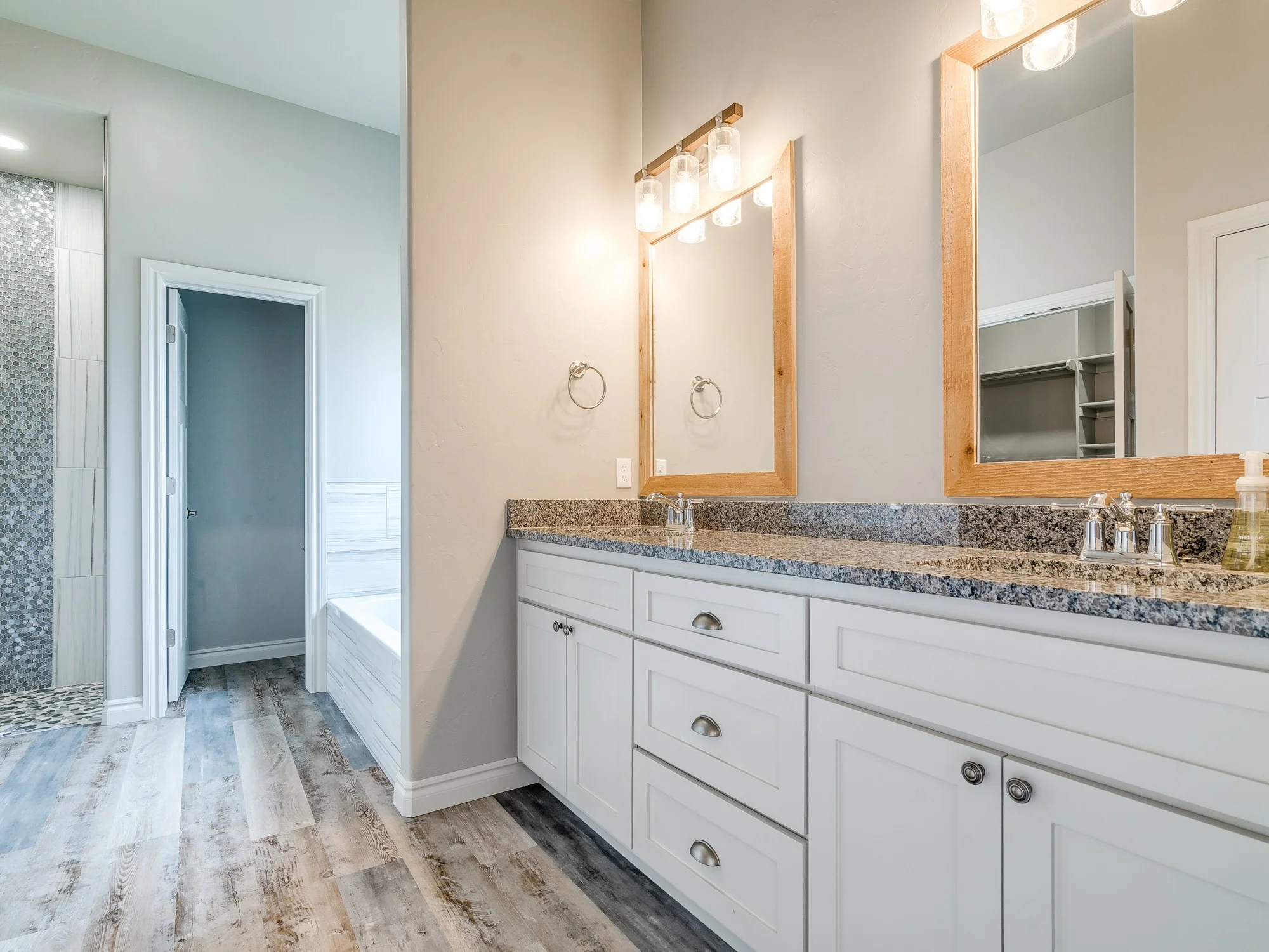 bathroom2.jpg