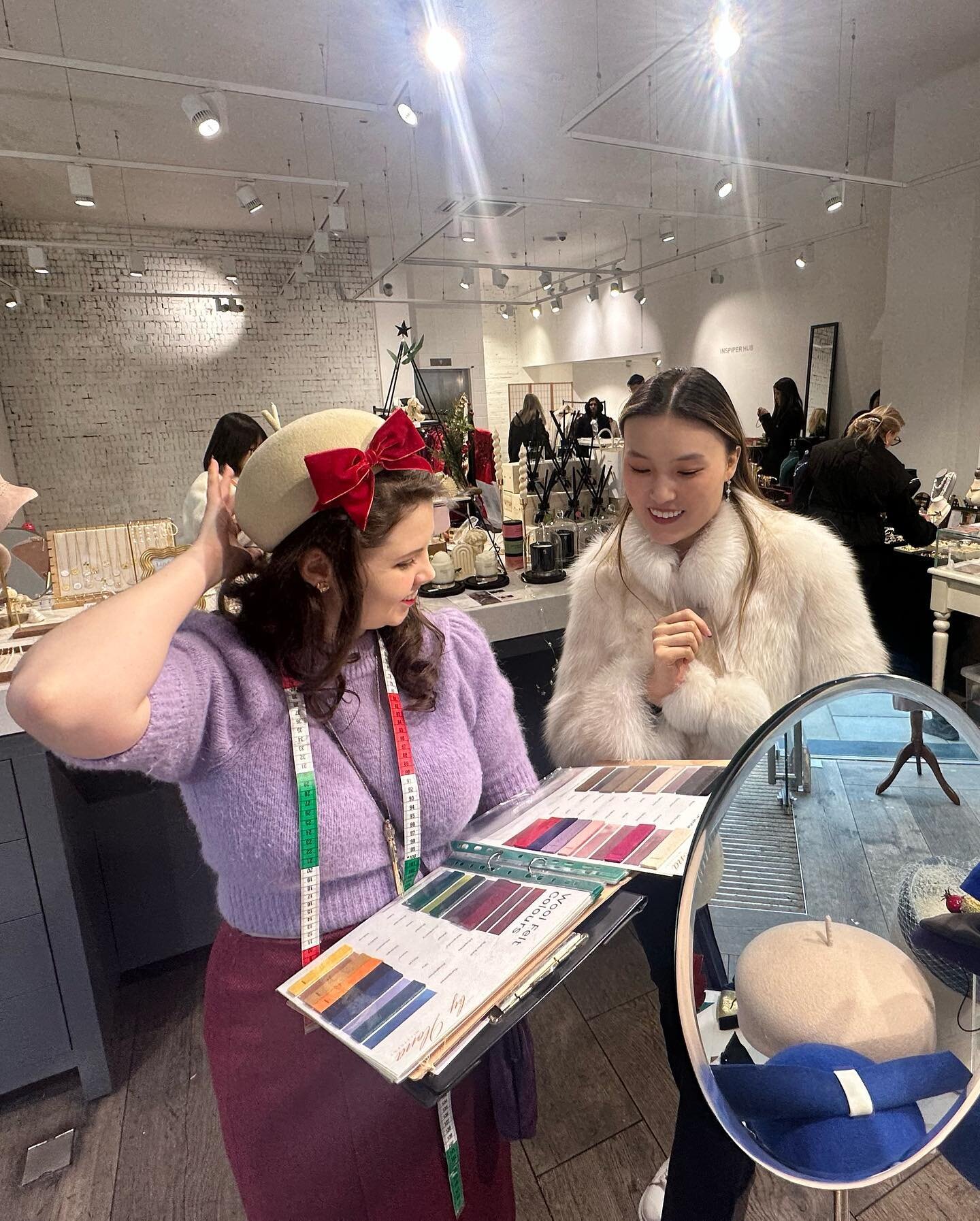 Do you want to personalised a beautiful hat for your Christmas gift?

Visiting us today

INSPIRER HUB Designer Concept Pop up &amp; Gallery 

Location：177-180 Piccadilly， St James, London W1J 9ER 

#popupLondon
 #londonfashion
#designerbrands #artist