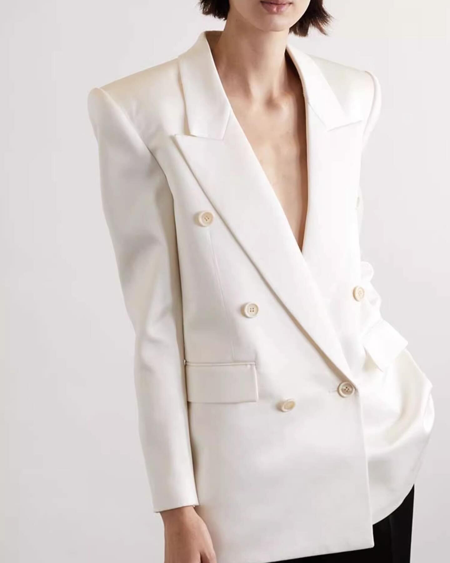 White Mulberry Silk Suit @wjystudio 

Wearing a white silk suit elevates your influence in the workplace. It exudes professionalism, confidence, and style, making a lasting impression. White is a classic and elegant color that attracts attention and 