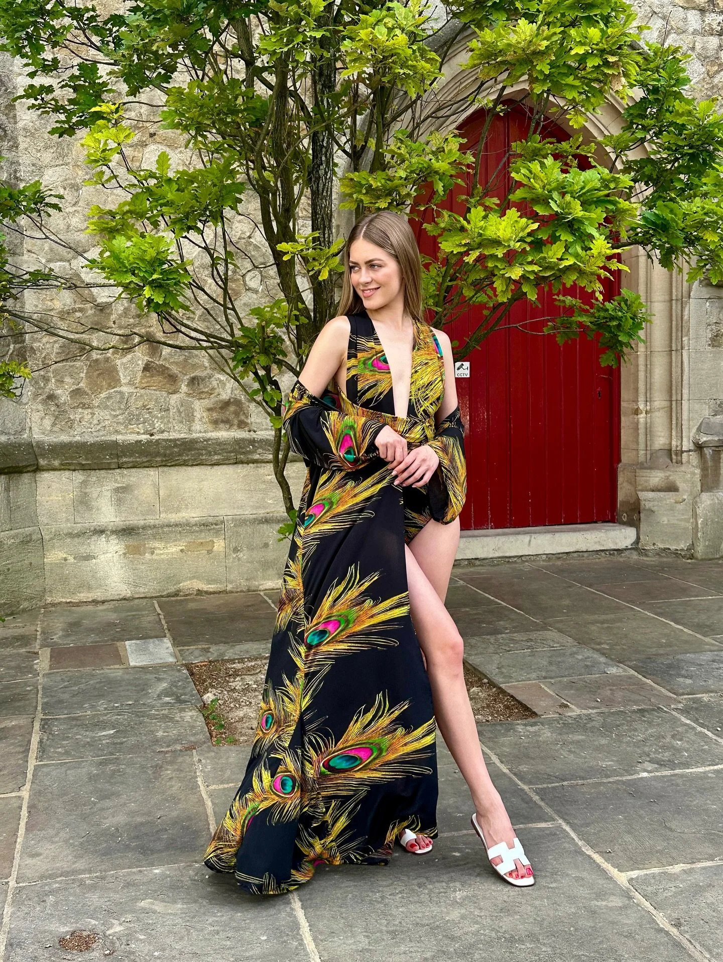 Sunshine, skin, and a little bit of print drama 🌴☀️💓

Shop exclusively in store @inspirerhub
129 Fulham Road South Kensington SW3 6RT

#londonfashion #londonshopping #southkensington #shopping #fashion #style #londonboutique #fashionboutique #artis