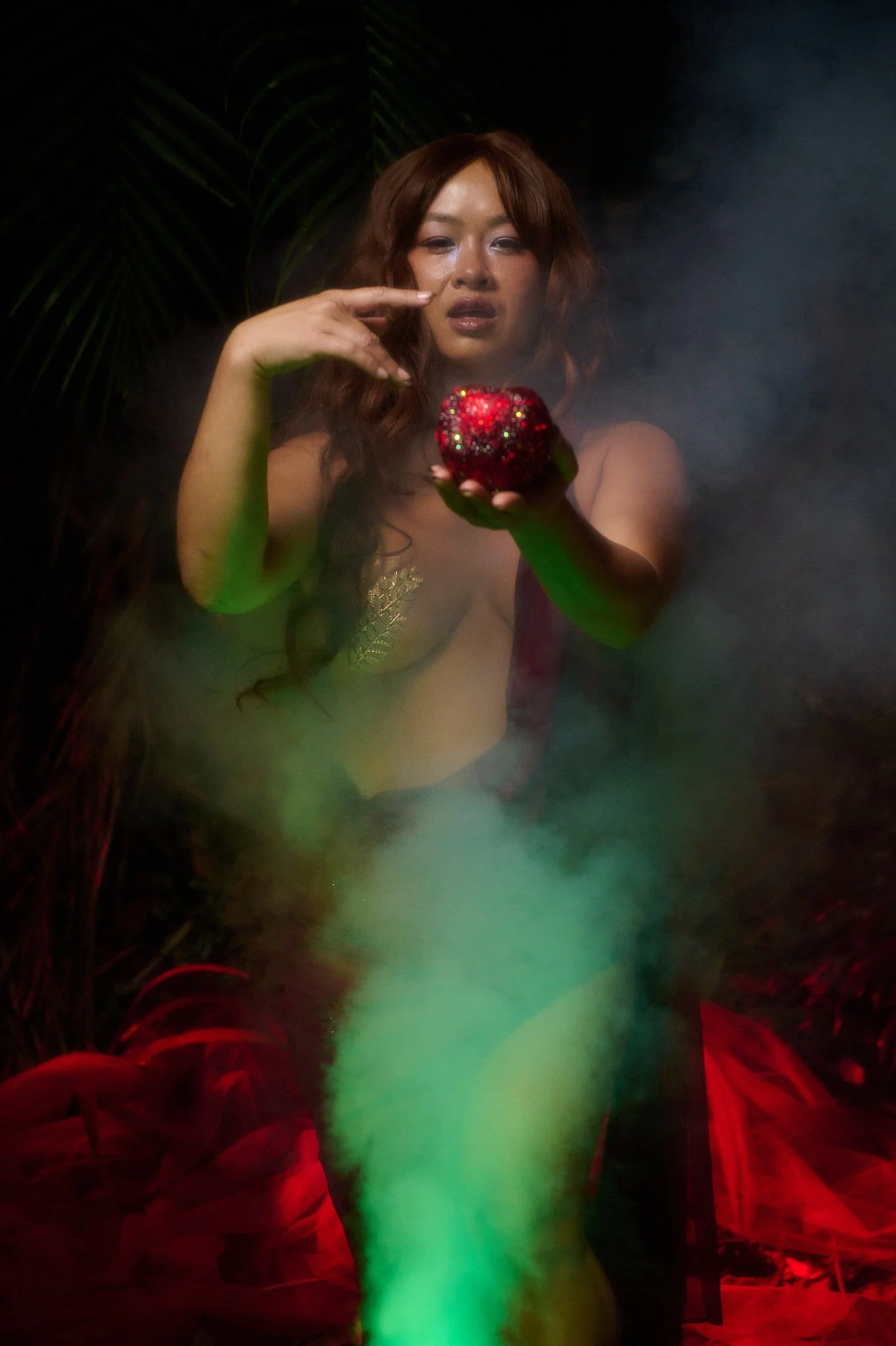 WW-EDEN-2026-Hannah Wang w_apple 01.jpg