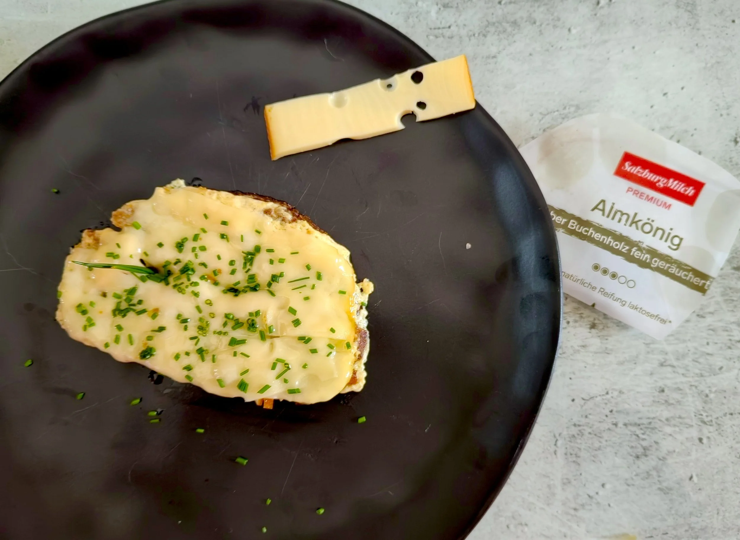 Almkäse_BrotgebackenmitEi_IMG_20260403_160855 Kopie.jpeg