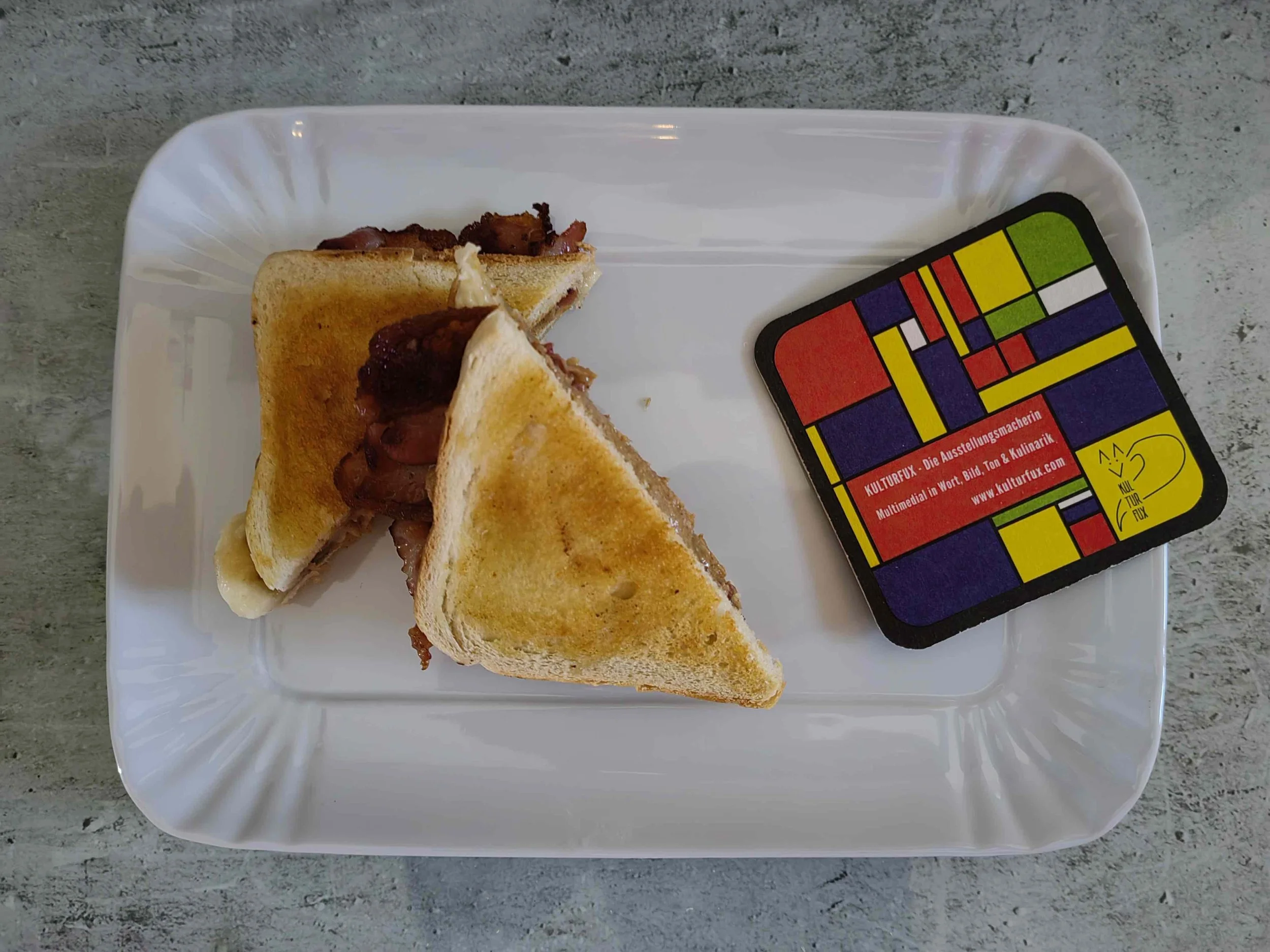 ELVIS TOAST-SANDWICH