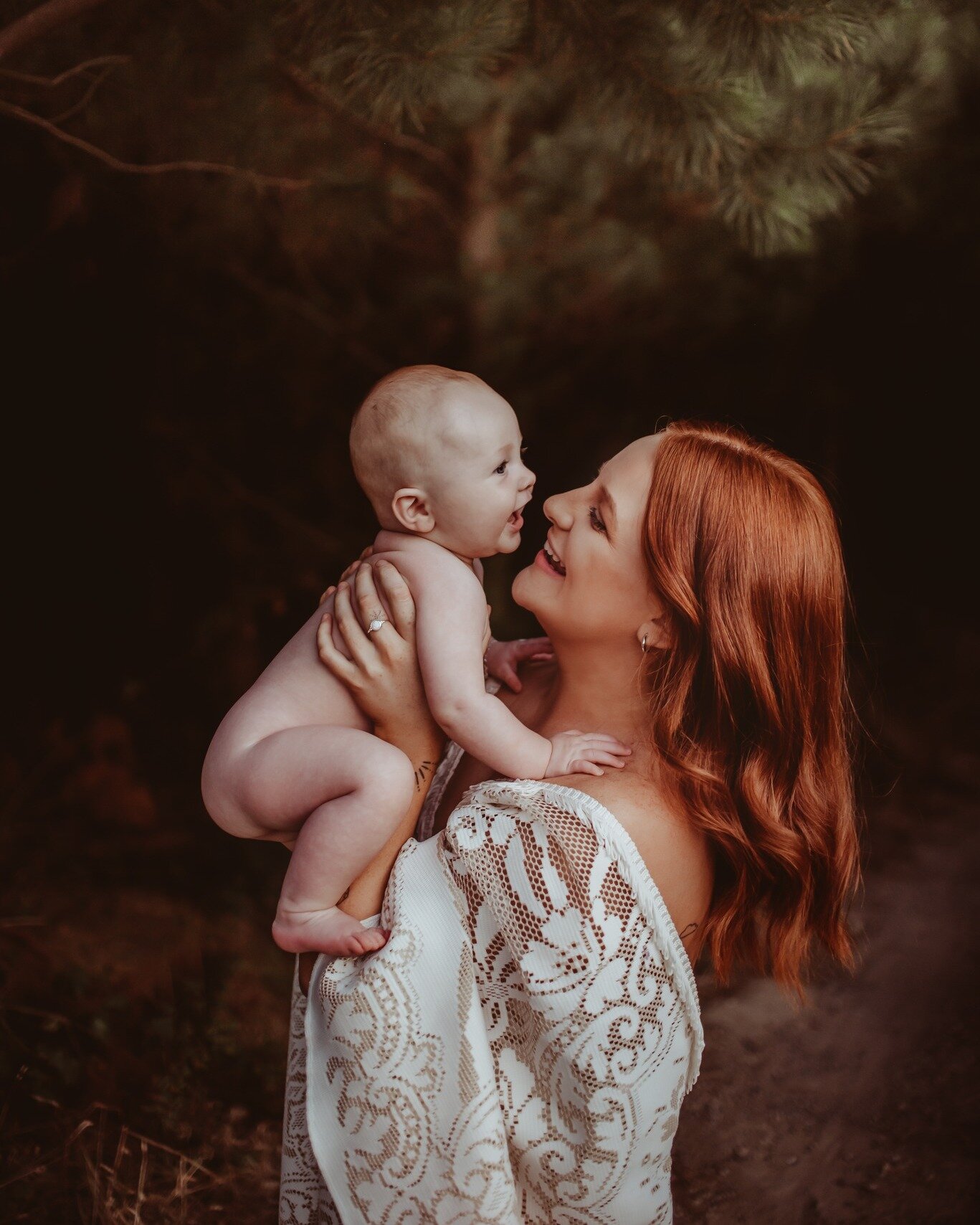 This gorgeous little monkey didnt want a bar of the feeding part of this breastfeeding session but I want to assure you! Even if our session doesnt go to plan we will still make magic!

I hope this cute toosh doesn't get me banned from IG lol

Dress 