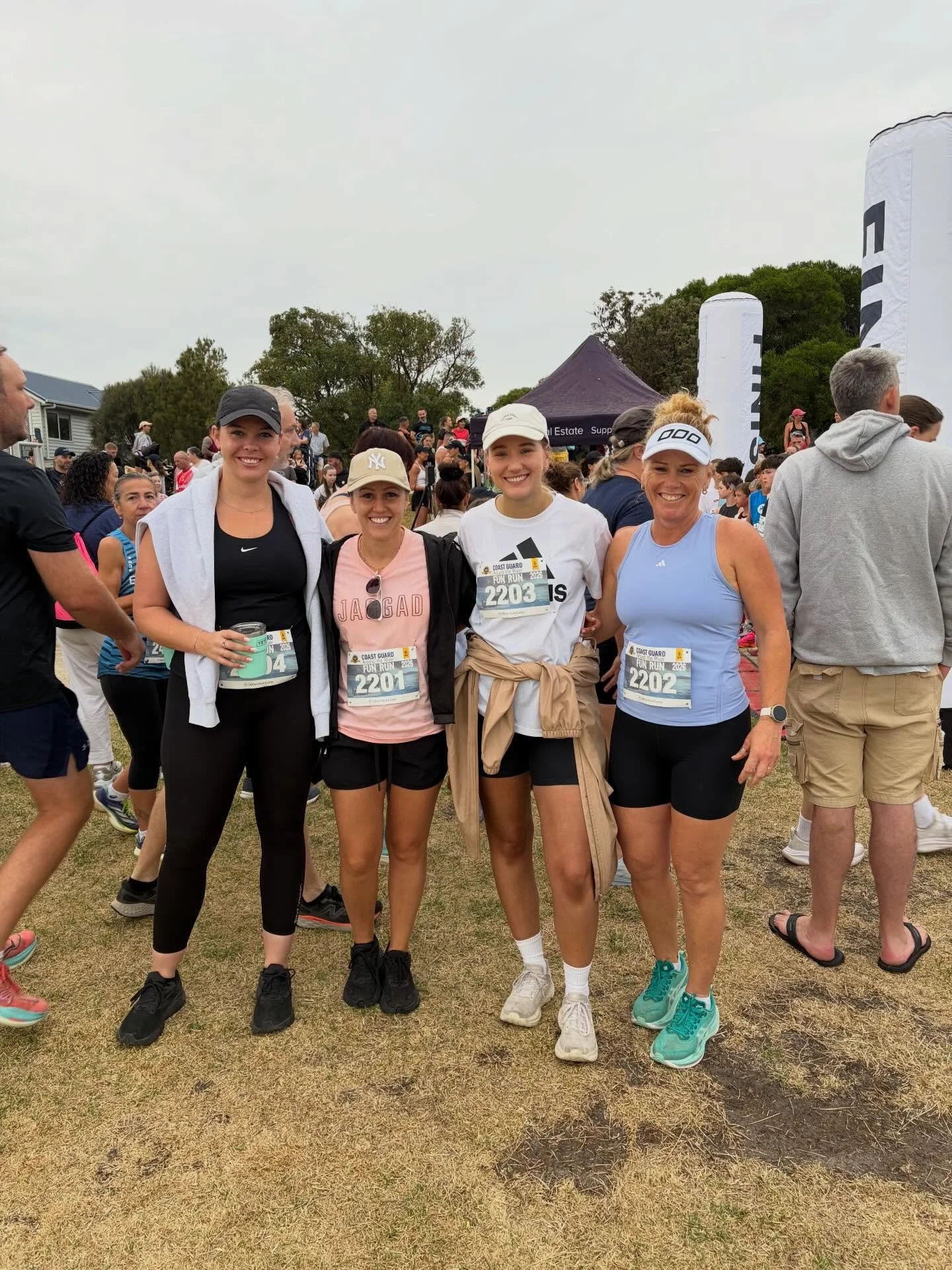 This morning Mastering Movement proudly took part in the Coast Guard Around the River Fun Run, supporting the incredible volunteers of the Australian Volunteer Coast Guard 🚤 
Entirely volunteer-run, the Coast Guard provides patrols, marine radio ser