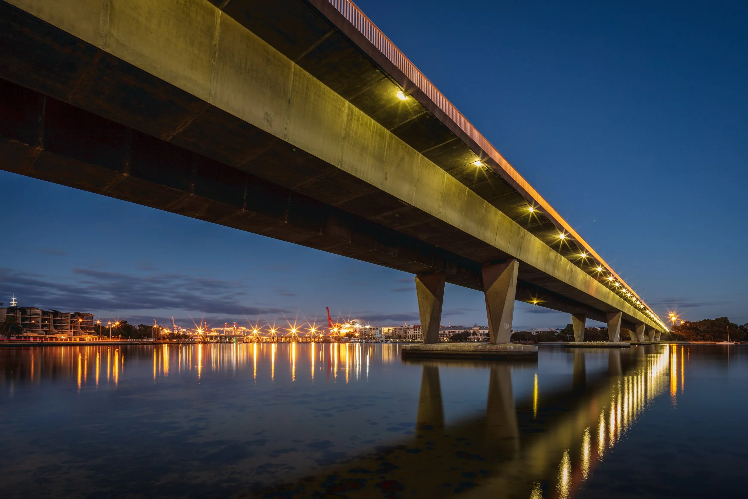 Image. 7323 B.  Ratio: 3:2