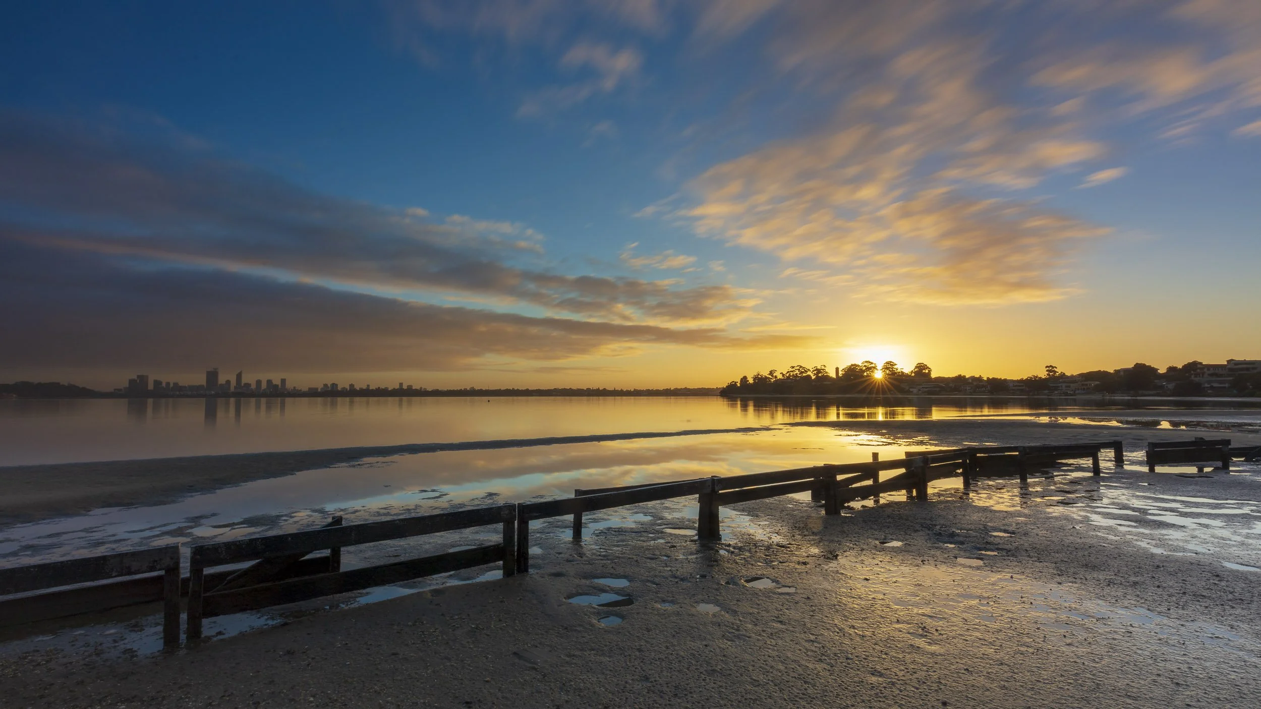 Image. A7612.  Ratio 16:9