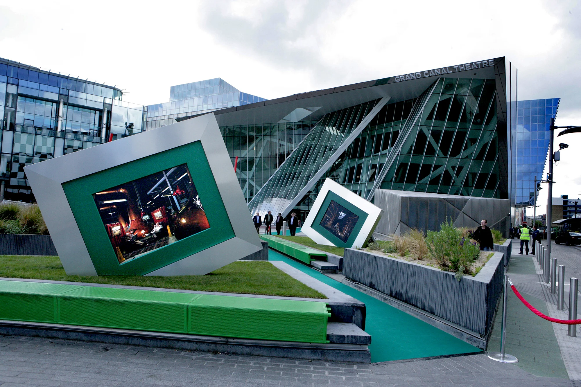 (10)NicolasHenry_GrandCanalTheater_Jameson_DublinIrelande.jpg
