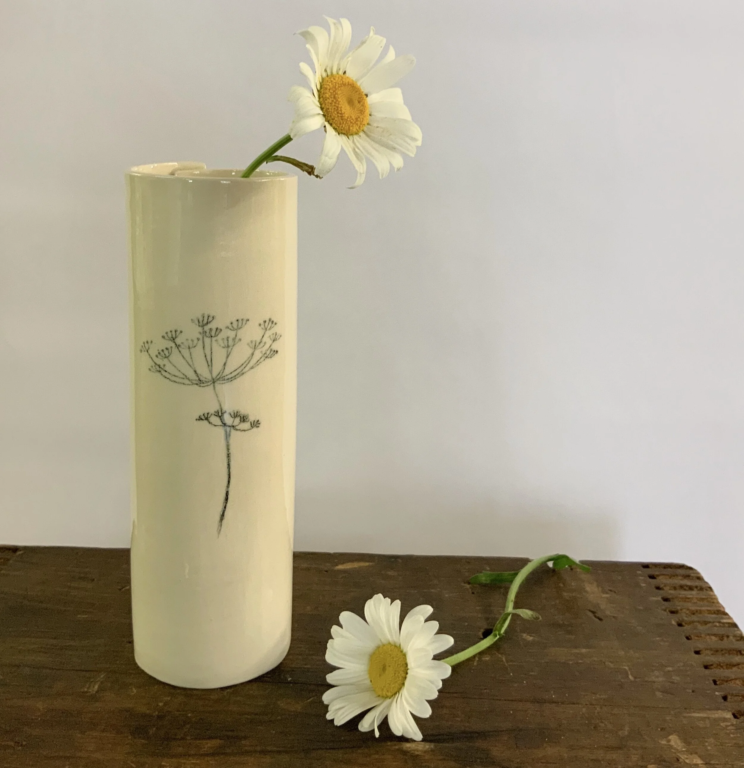 WendyCalder-cowparsley stem vase..JPG