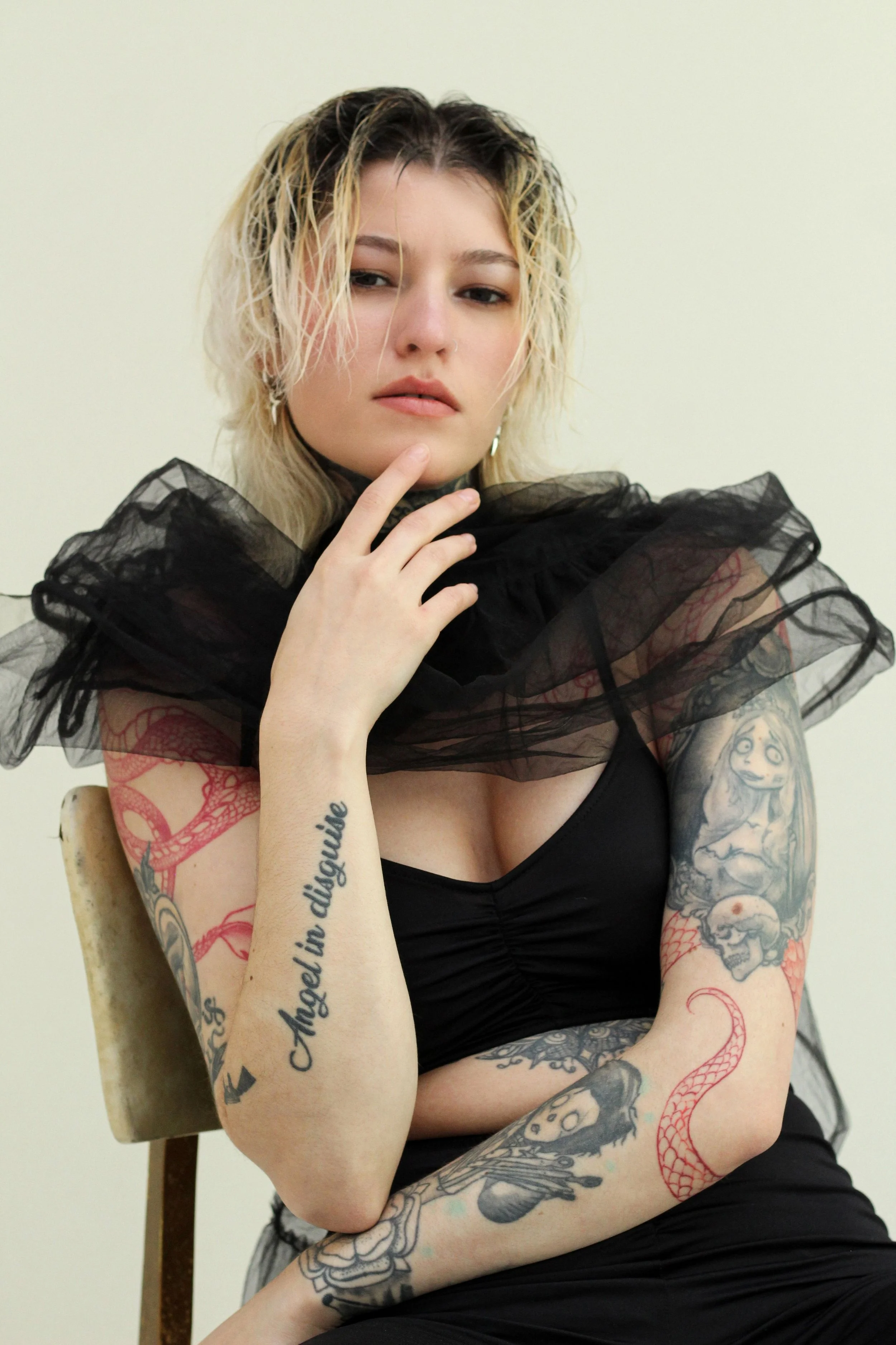 1-ana-main-book-the-hair-desk-limited.jpg