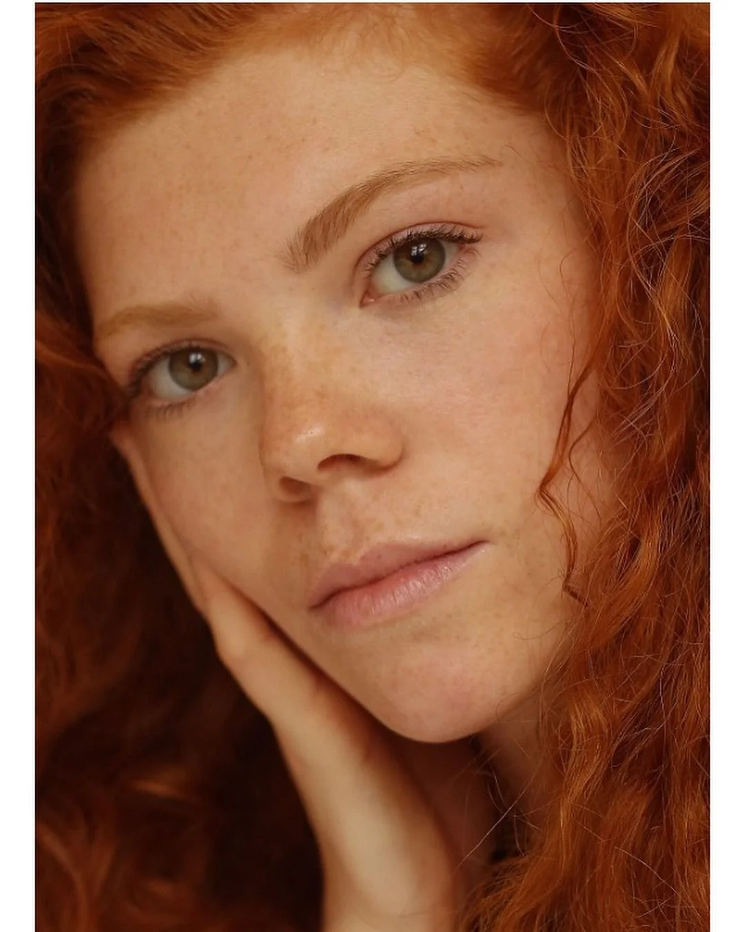 4-georgina-f-main-book-the-hair-desk-limited.jpg