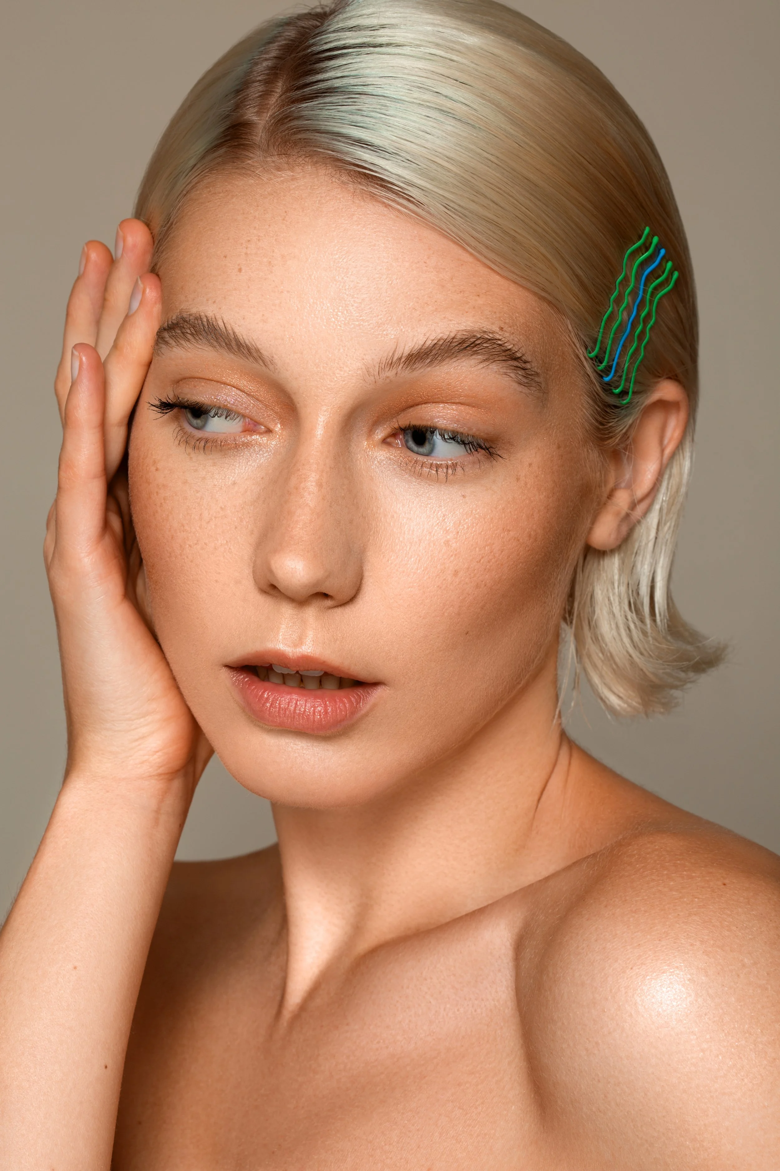 5-tilda-main-book-the-hair-desk-limited.jpg