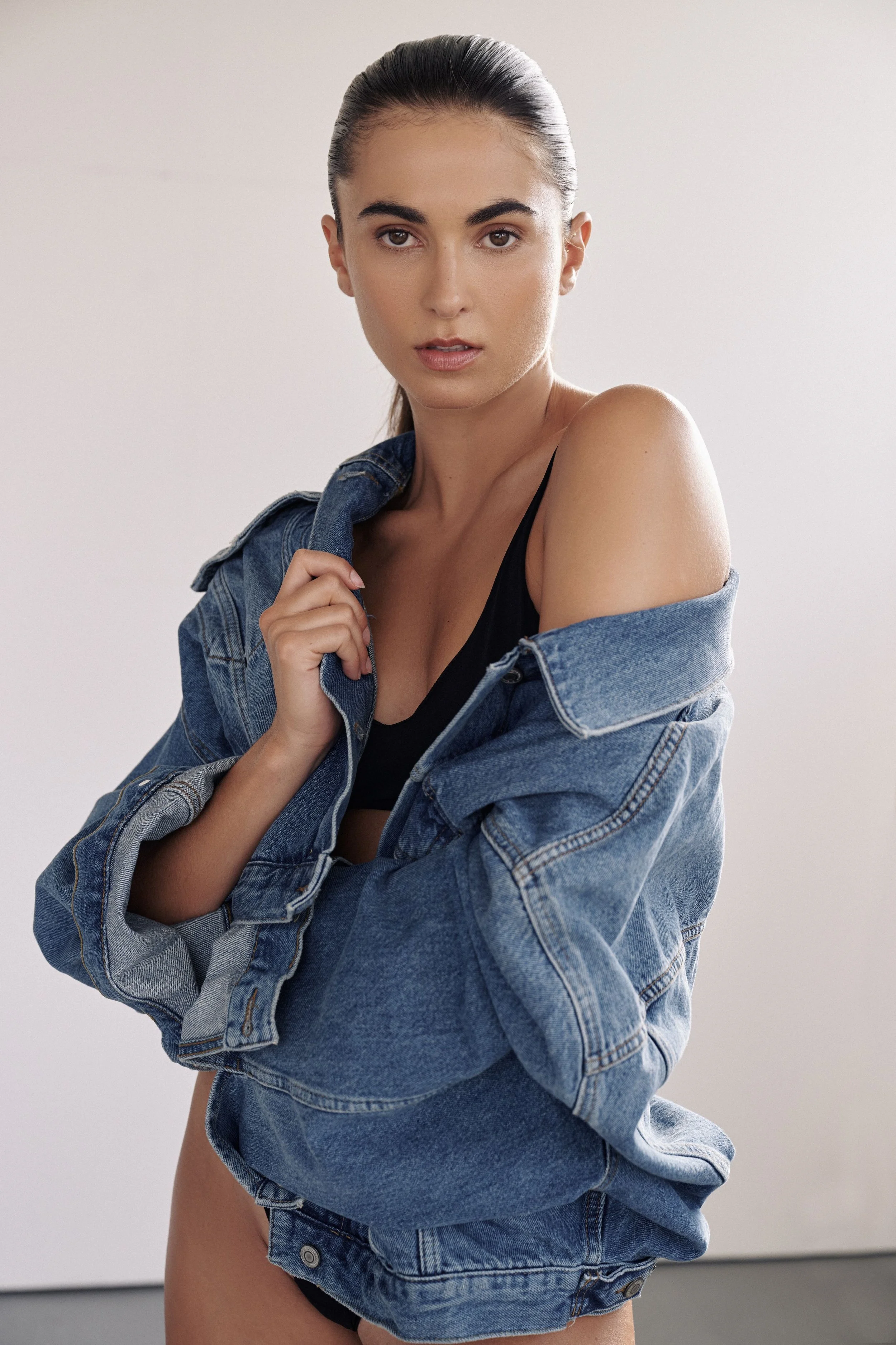 16-anya-main-book.jpg