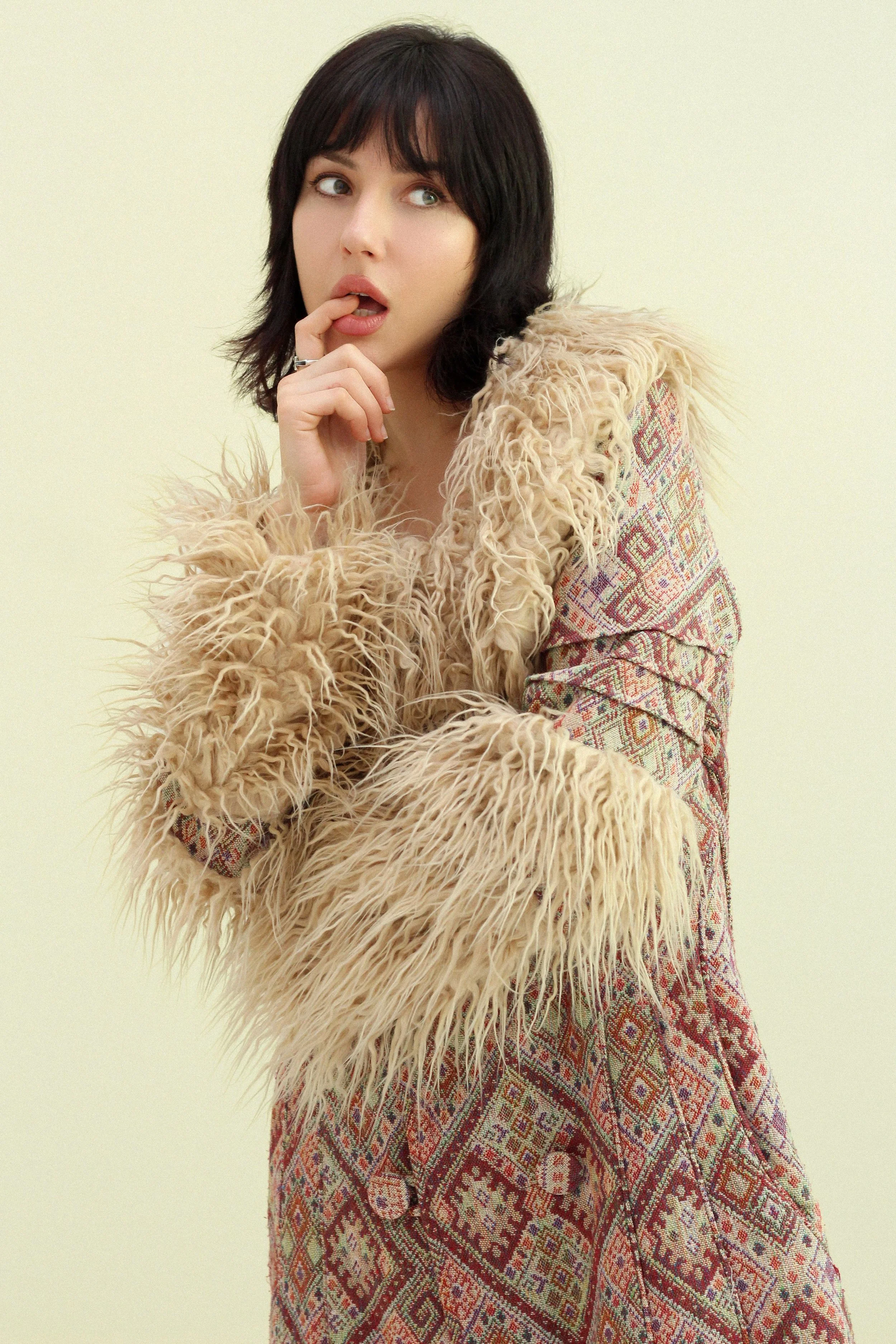 3-taina-main-book.jpg
