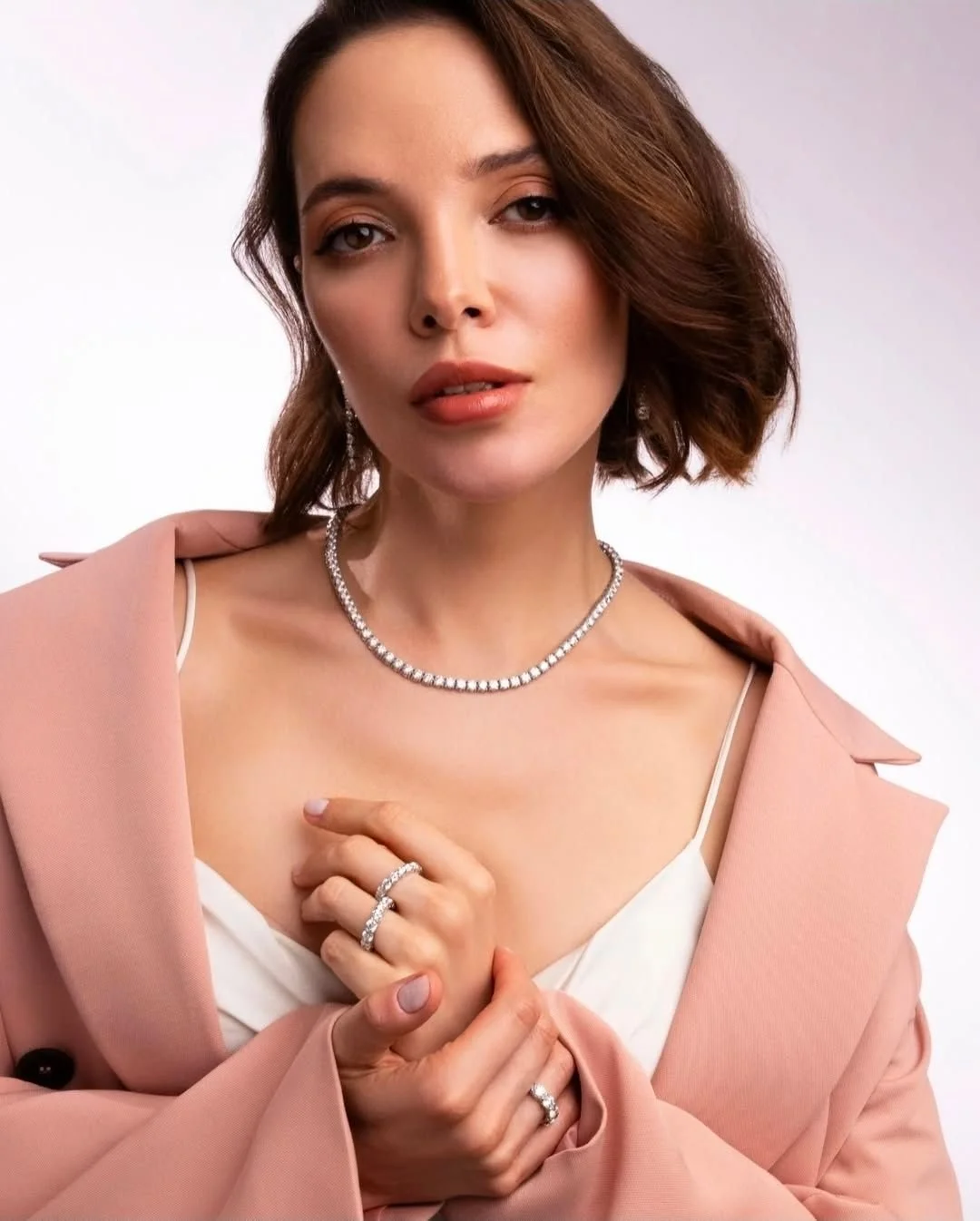 5-alena-t-main-book.jpg
