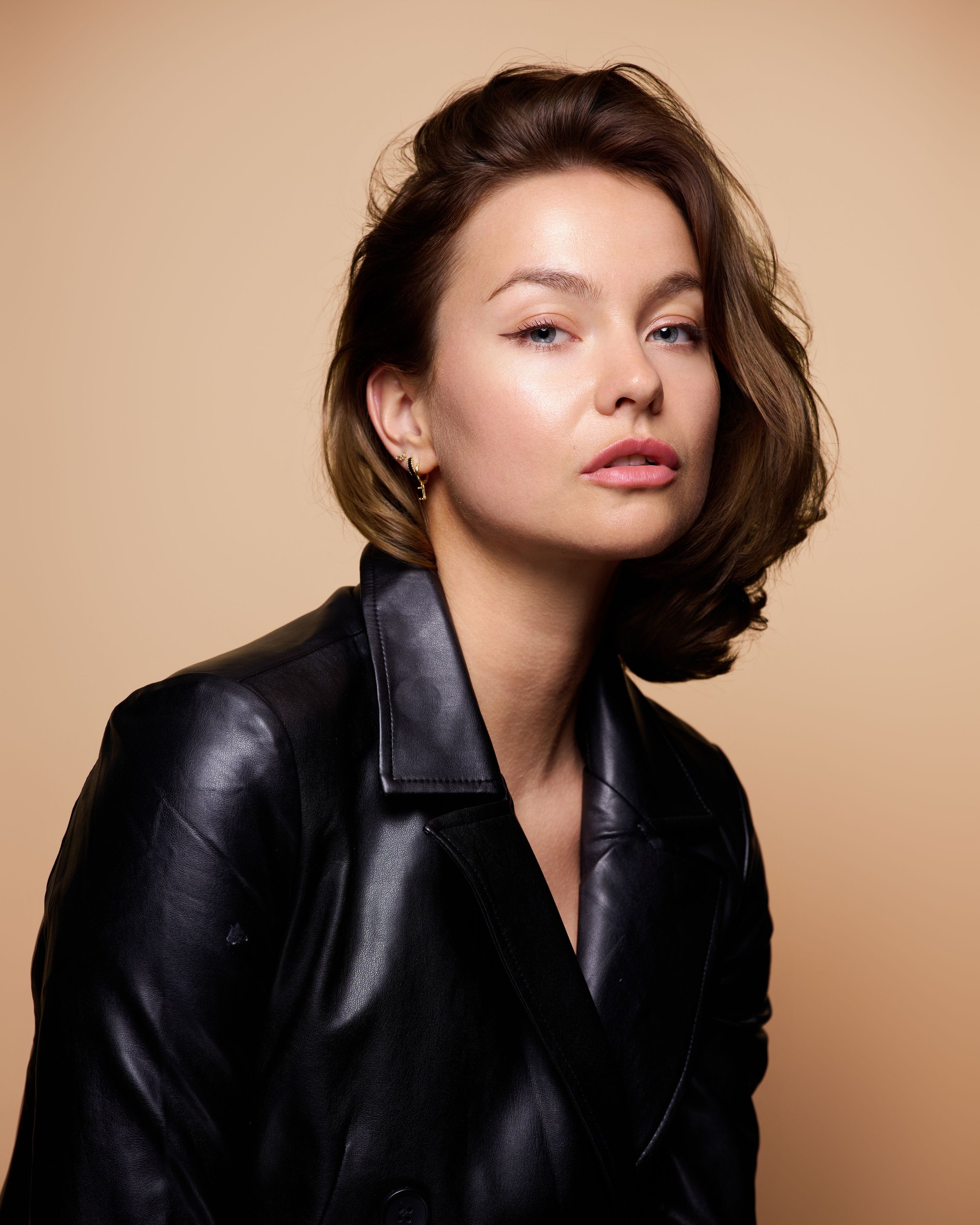 5-fayenne-main-book.jpg
