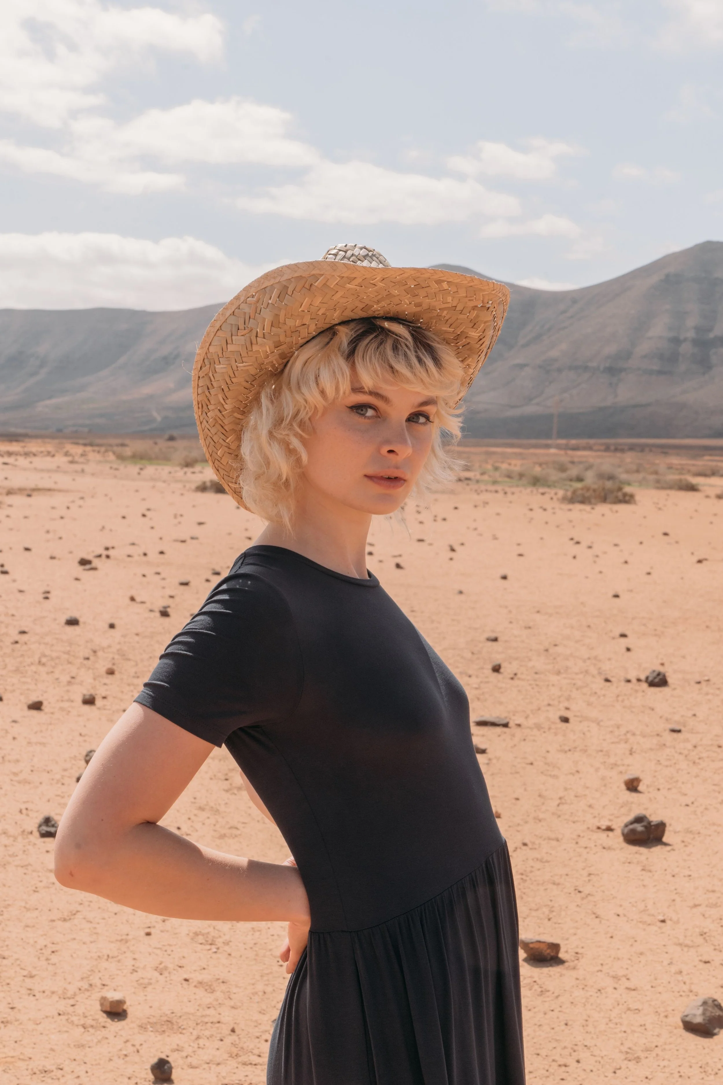 5-maisie-main-book-the-hair-desk-limited.jpg