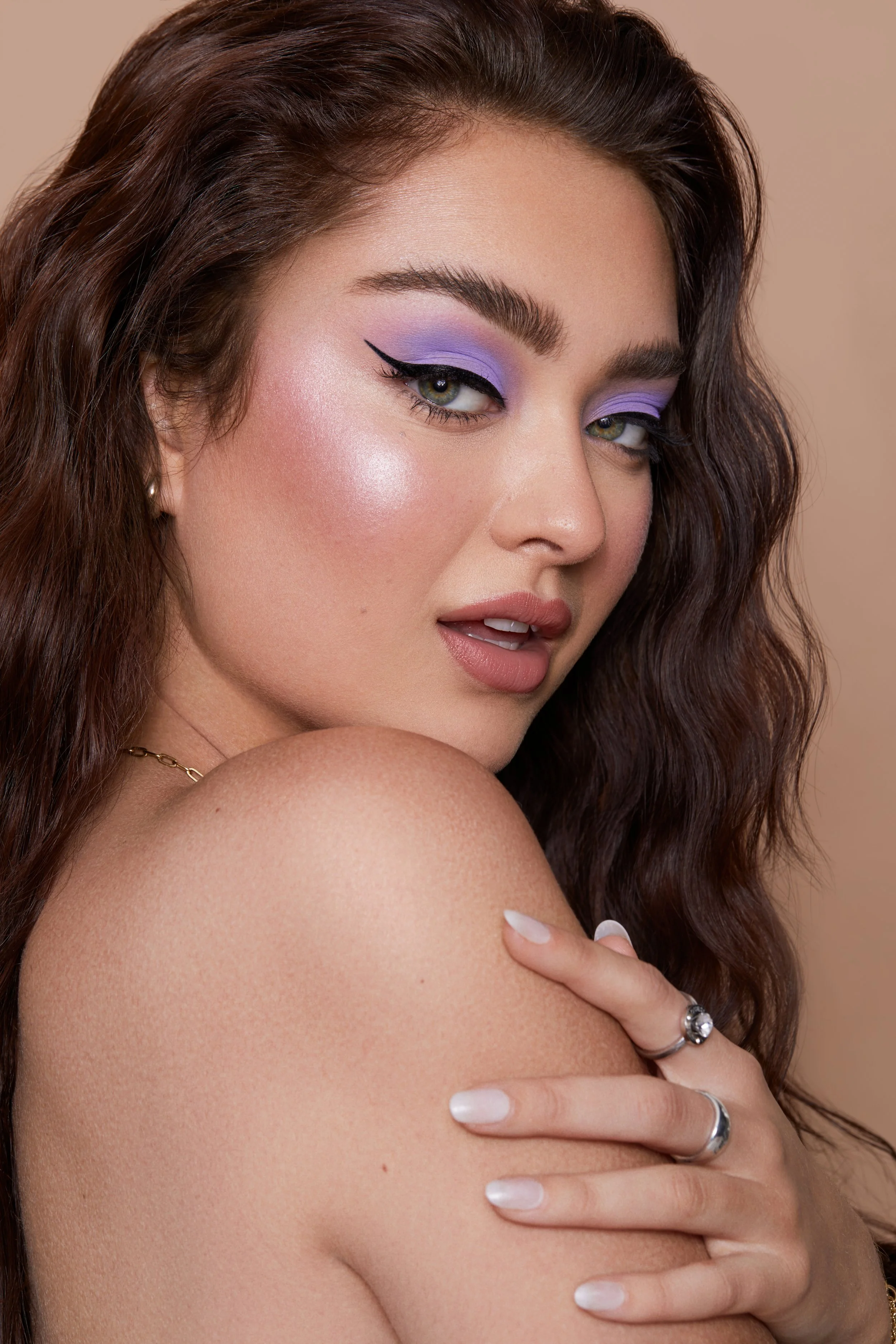 12-ella-n-main-book.jpg