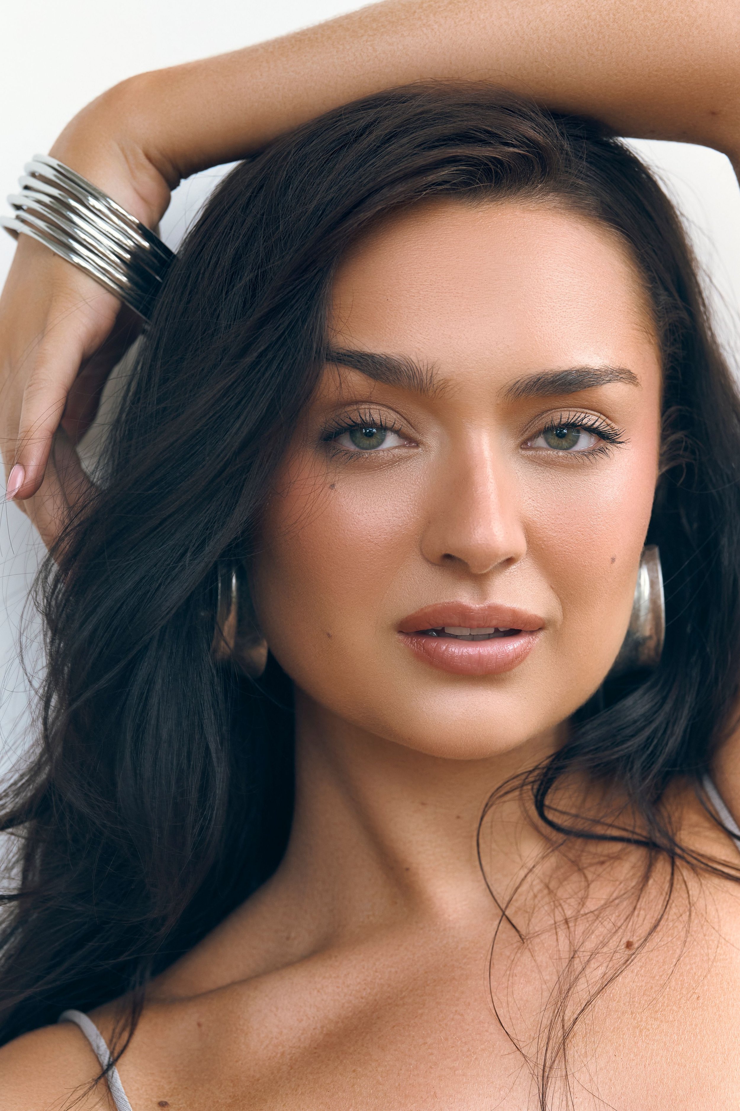 7-ella-n-main-book.jpg