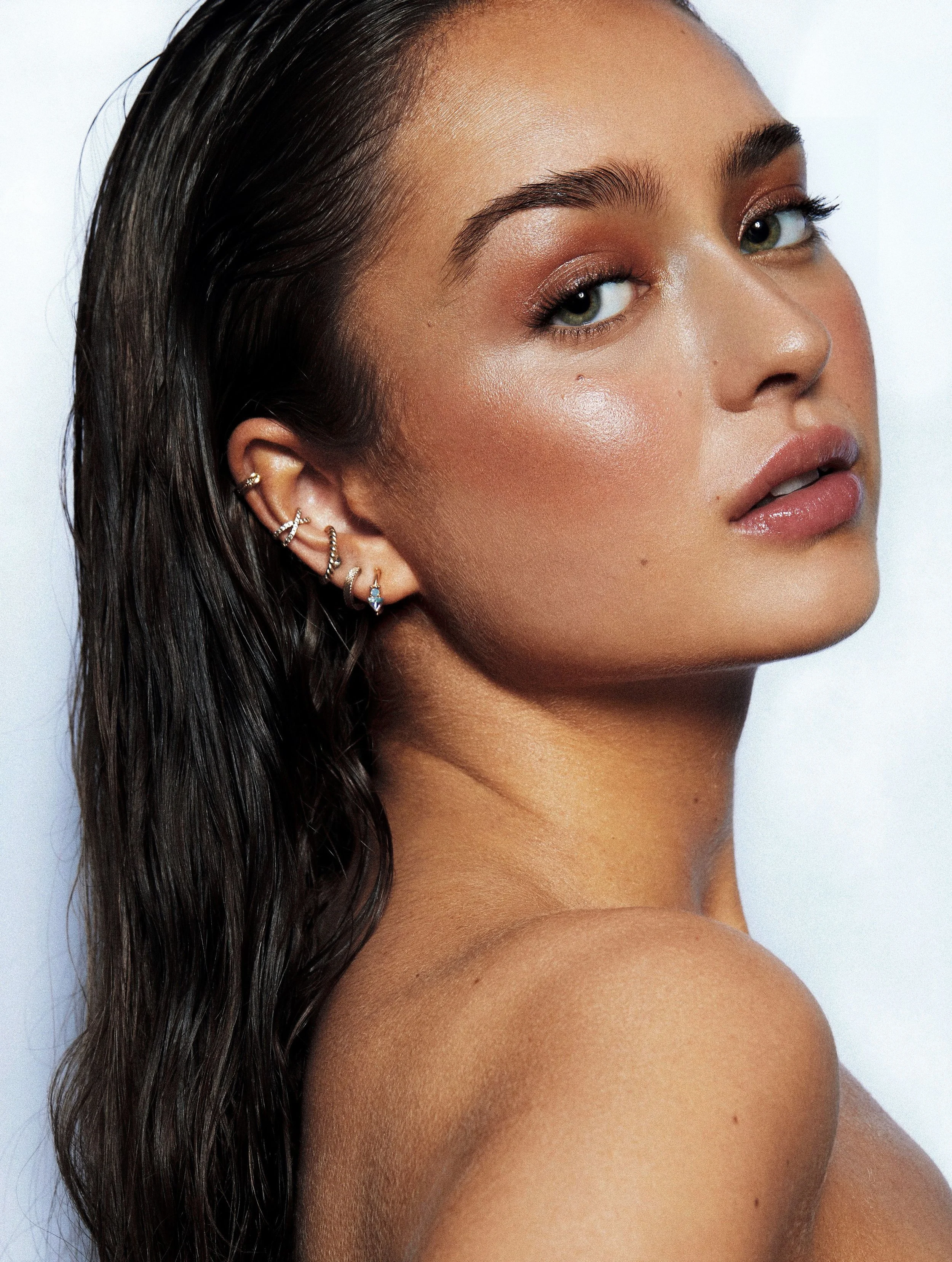 14-ella-n-main-book.jpg